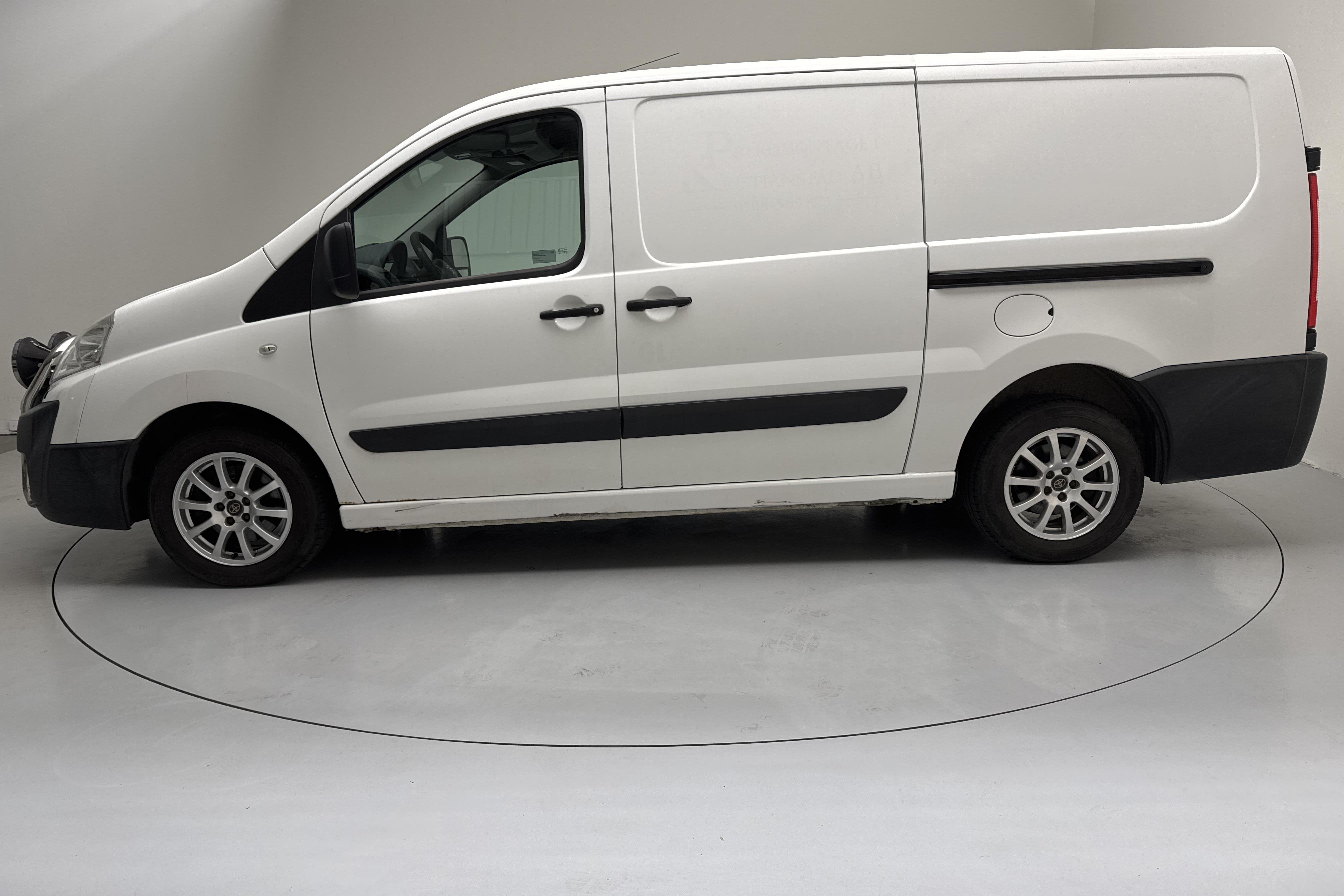 Toyota PROACE 2.0 D-4D (163hk) - 220 730 km - Manuaalinen - valkoinen - 2013