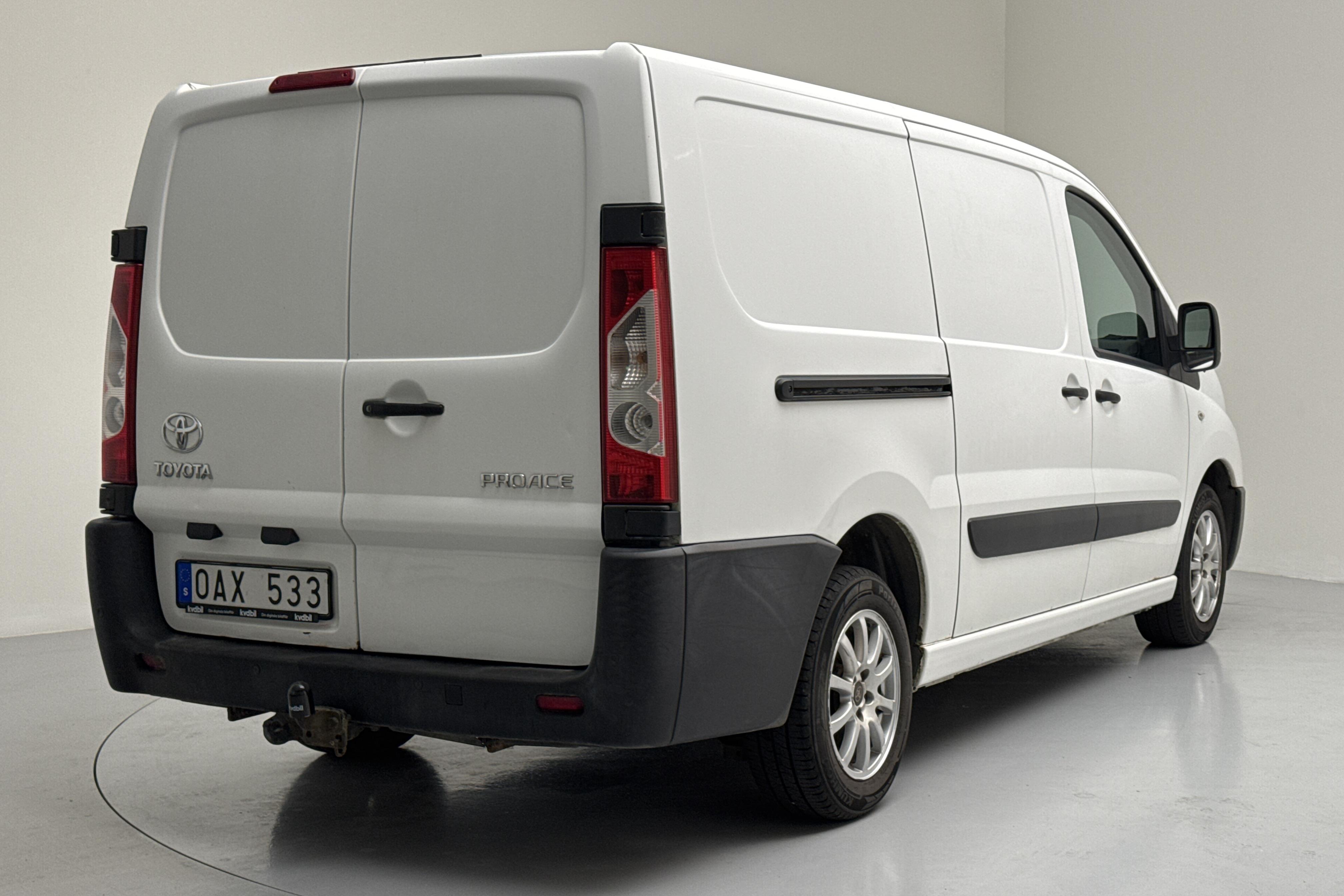 Toyota PROACE 2.0 D-4D (163hk) - 220 730 km - Käsitsi - valge - 2013