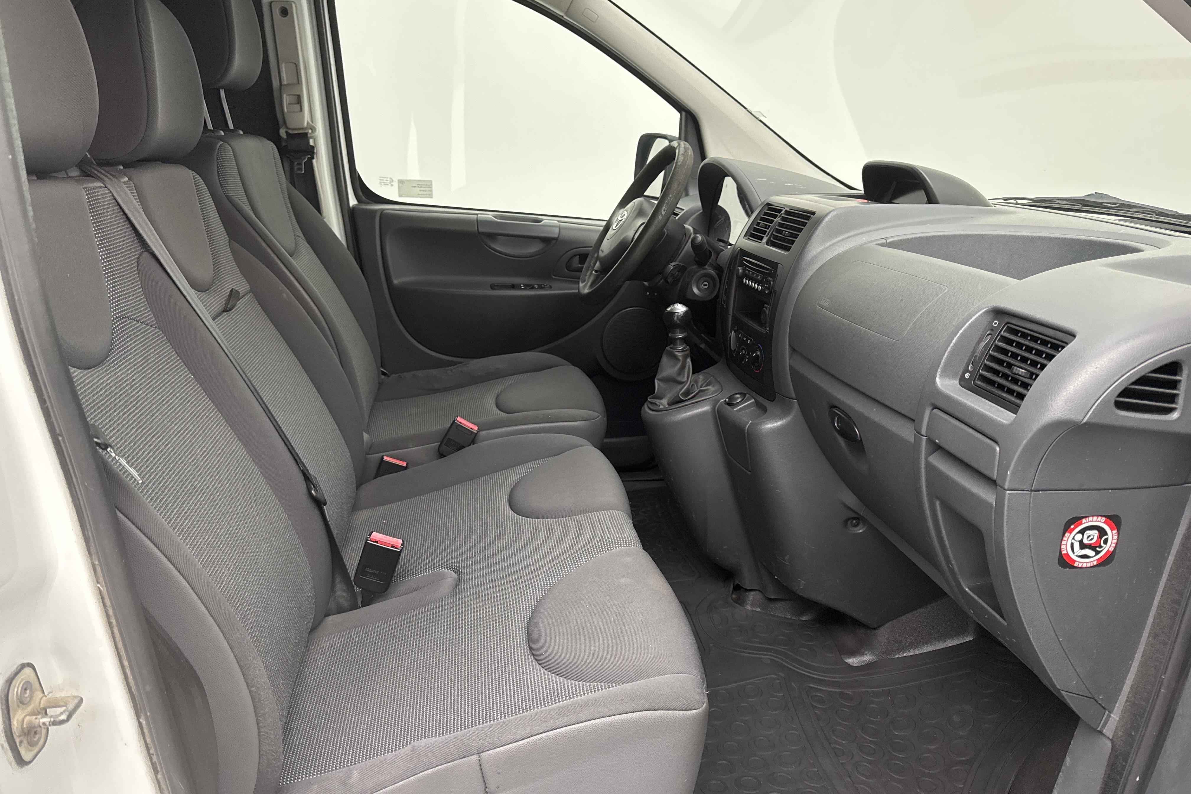 Toyota PROACE 2.0 D-4D (163hk) - 220 730 km - Käsitsi - valge - 2013