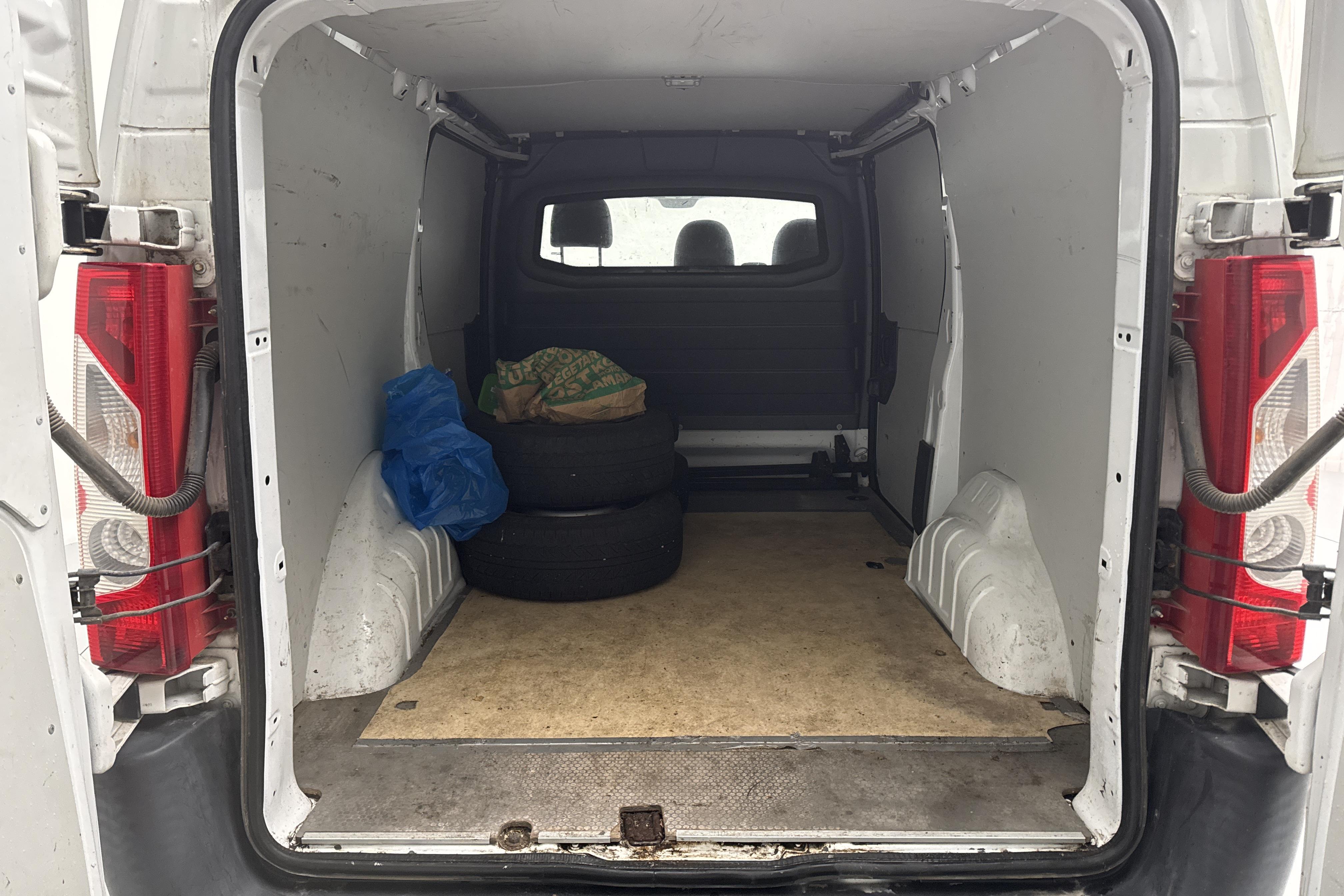 Toyota PROACE 2.0 D-4D (163hk) - 220 730 km - Manuaalinen - valkoinen - 2013