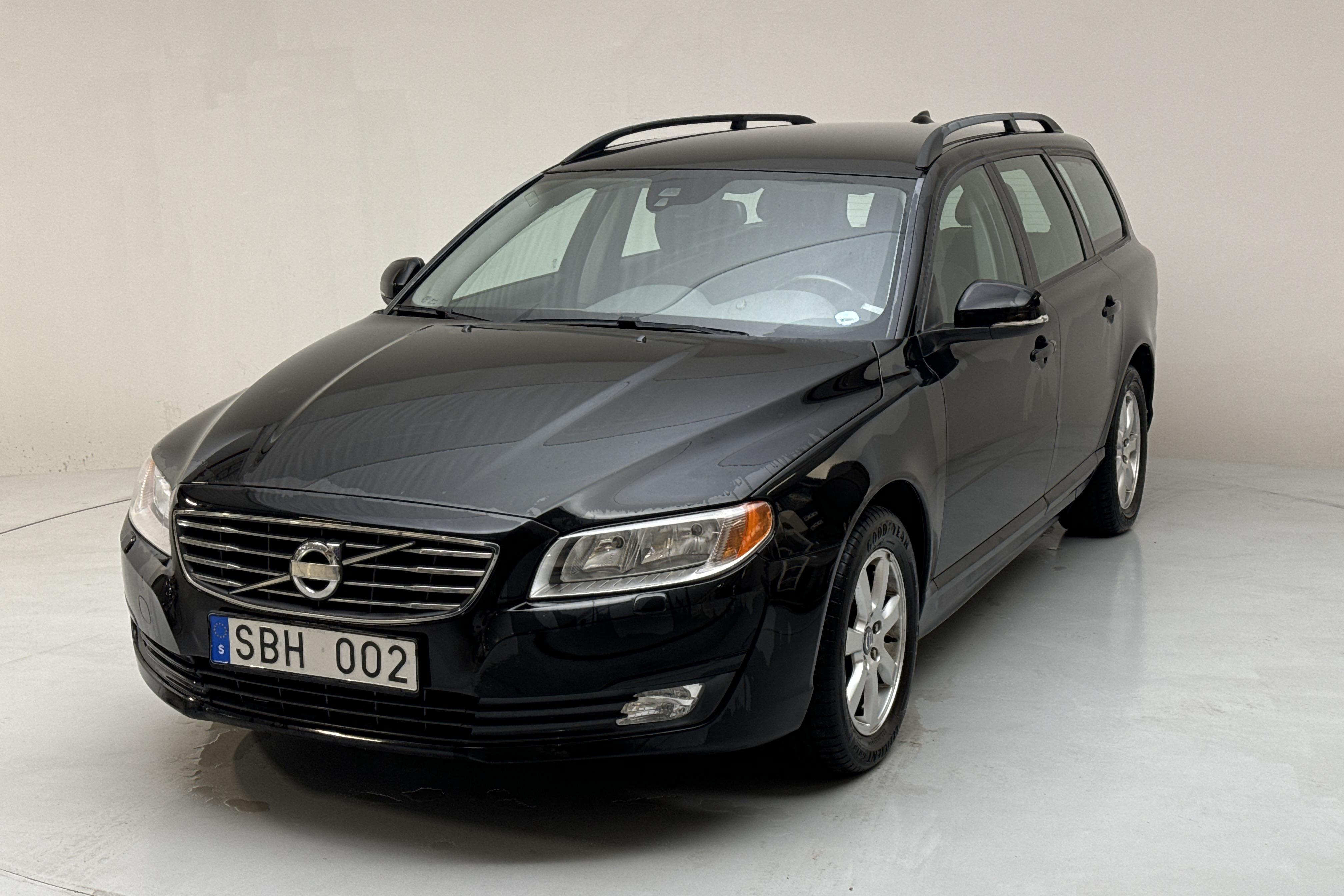 Volvo V70 II T4 (180hk) - 121 360 km - Manuaalinen - musta - 2014