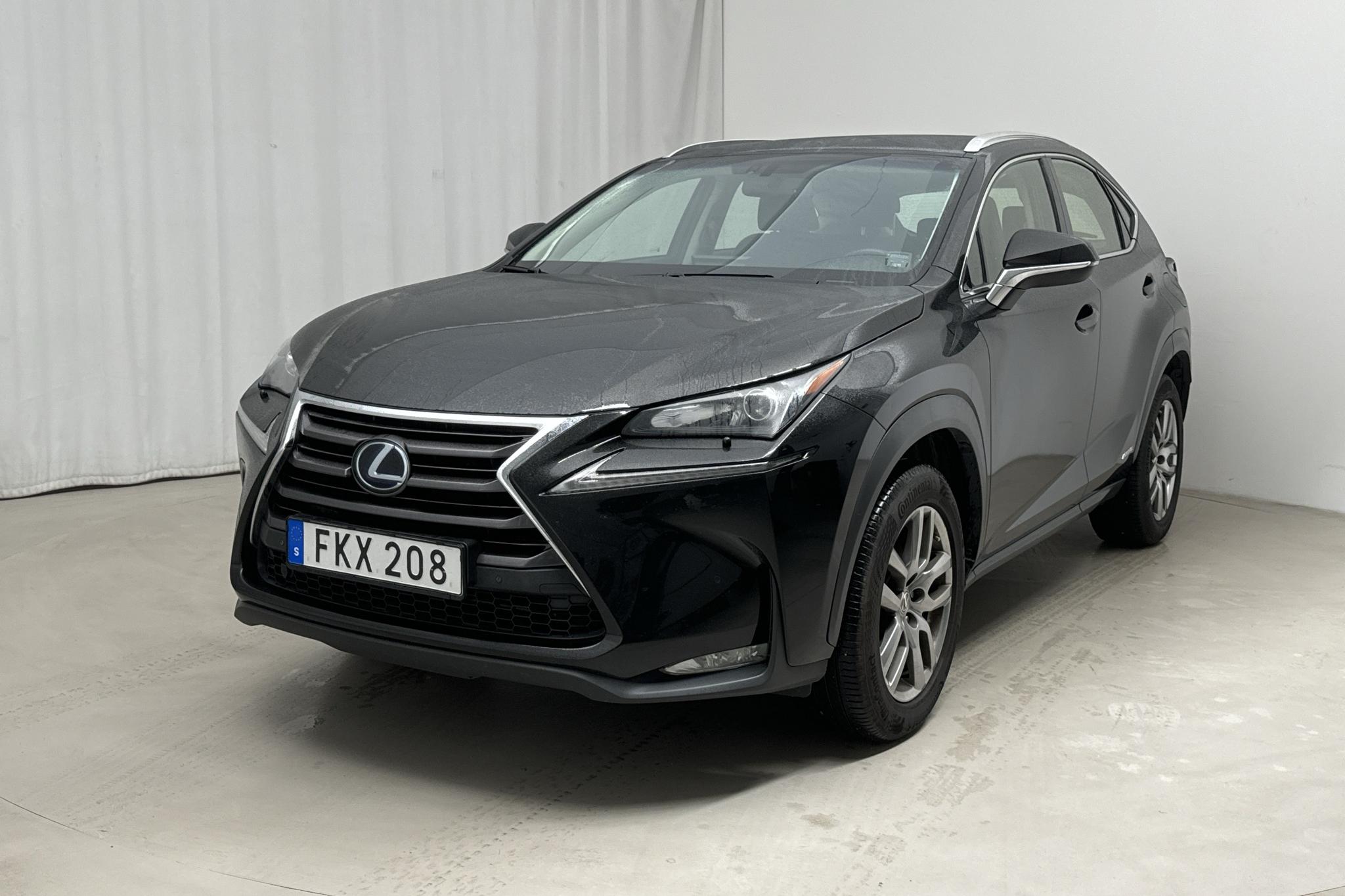 Lexus NX 300h AWD (181hk) - 281 580 km - Automaattinen - musta - 2015