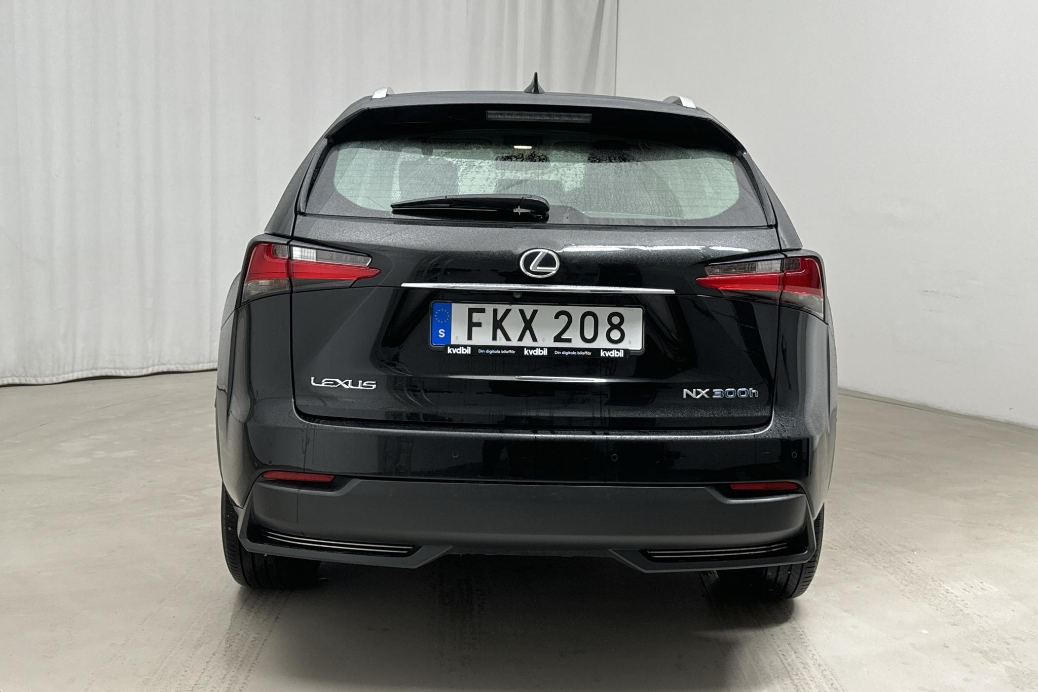 Lexus NX 300h AWD (181hk) - 281 580 km - Automatic - black - 2015