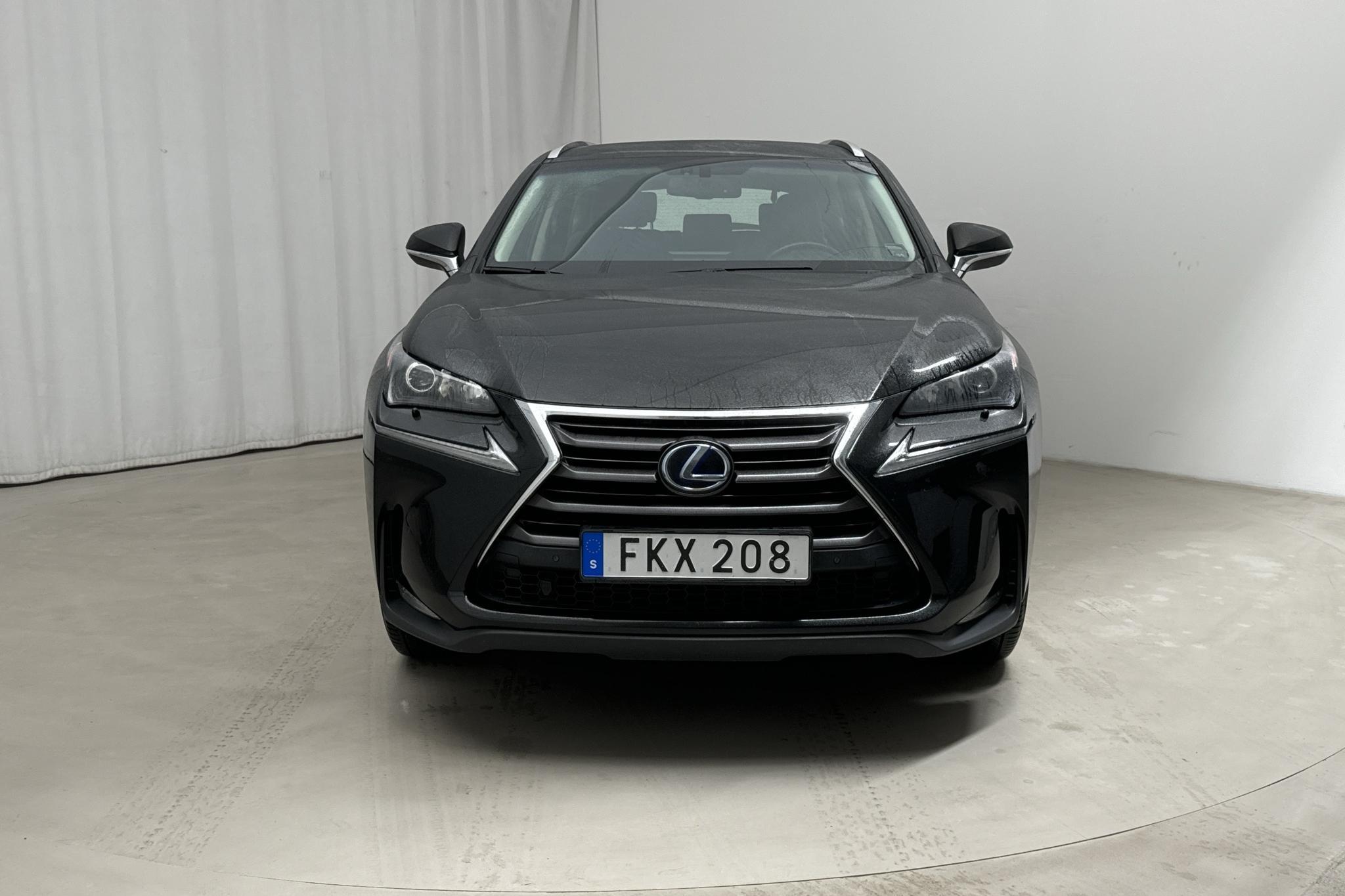 Lexus NX 300h AWD (181hk) - 281 580 km - Automaatne - must - 2015