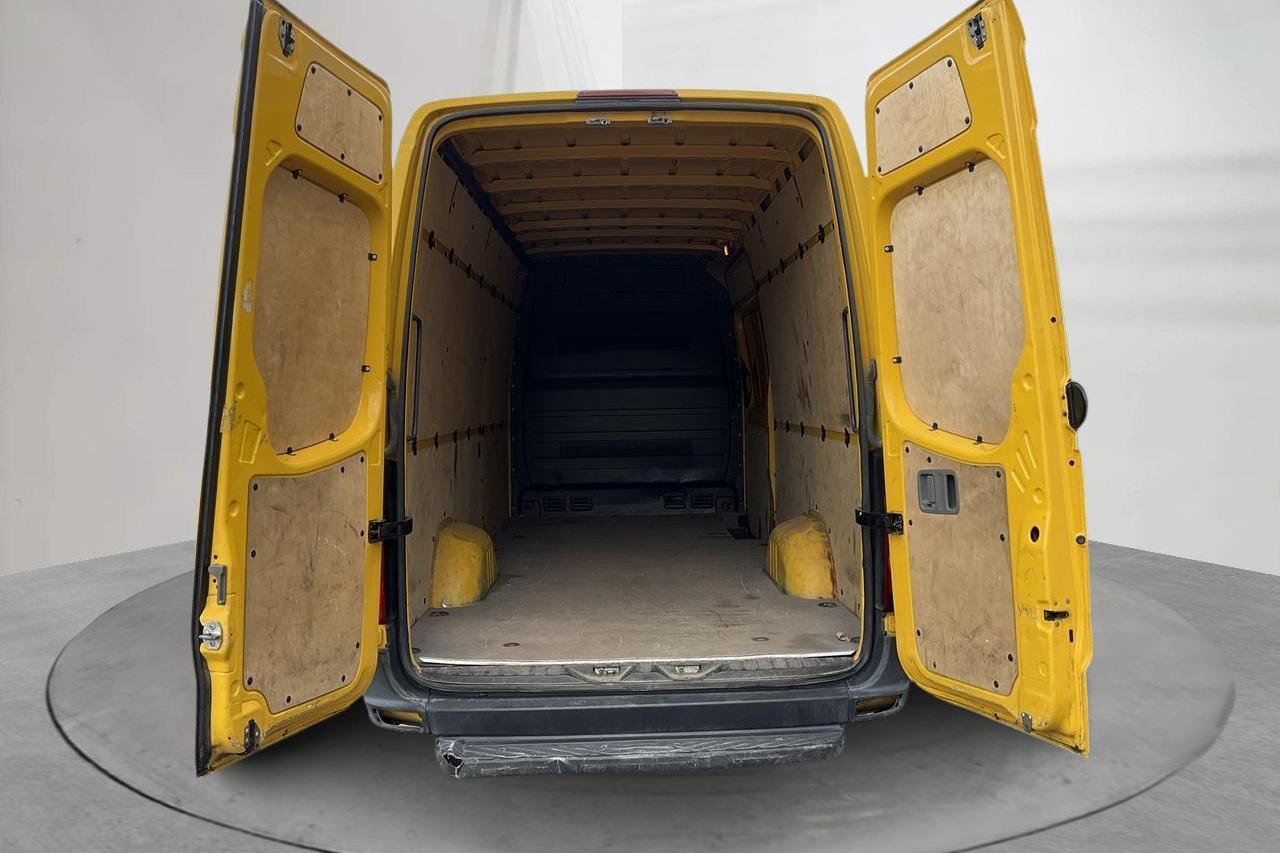 VW Crafter 35 2.0 TDI Skåp (163hk) - 184 570 km - Manualna - Light Yellow - 2015