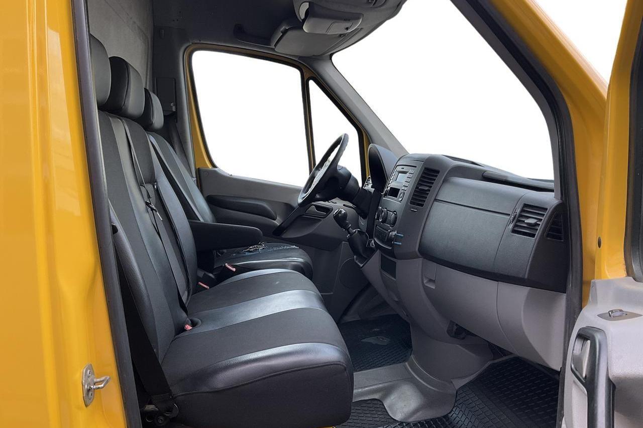 VW Crafter 35 2.0 TDI Skåp (163hk) - 184 570 km - Käsitsi - Light Yellow - 2015