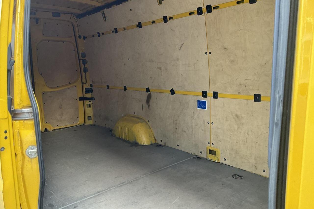 VW Crafter 35 2.0 TDI Skåp (163hk) - 184 570 km - Manuaalinen - Light Yellow - 2015