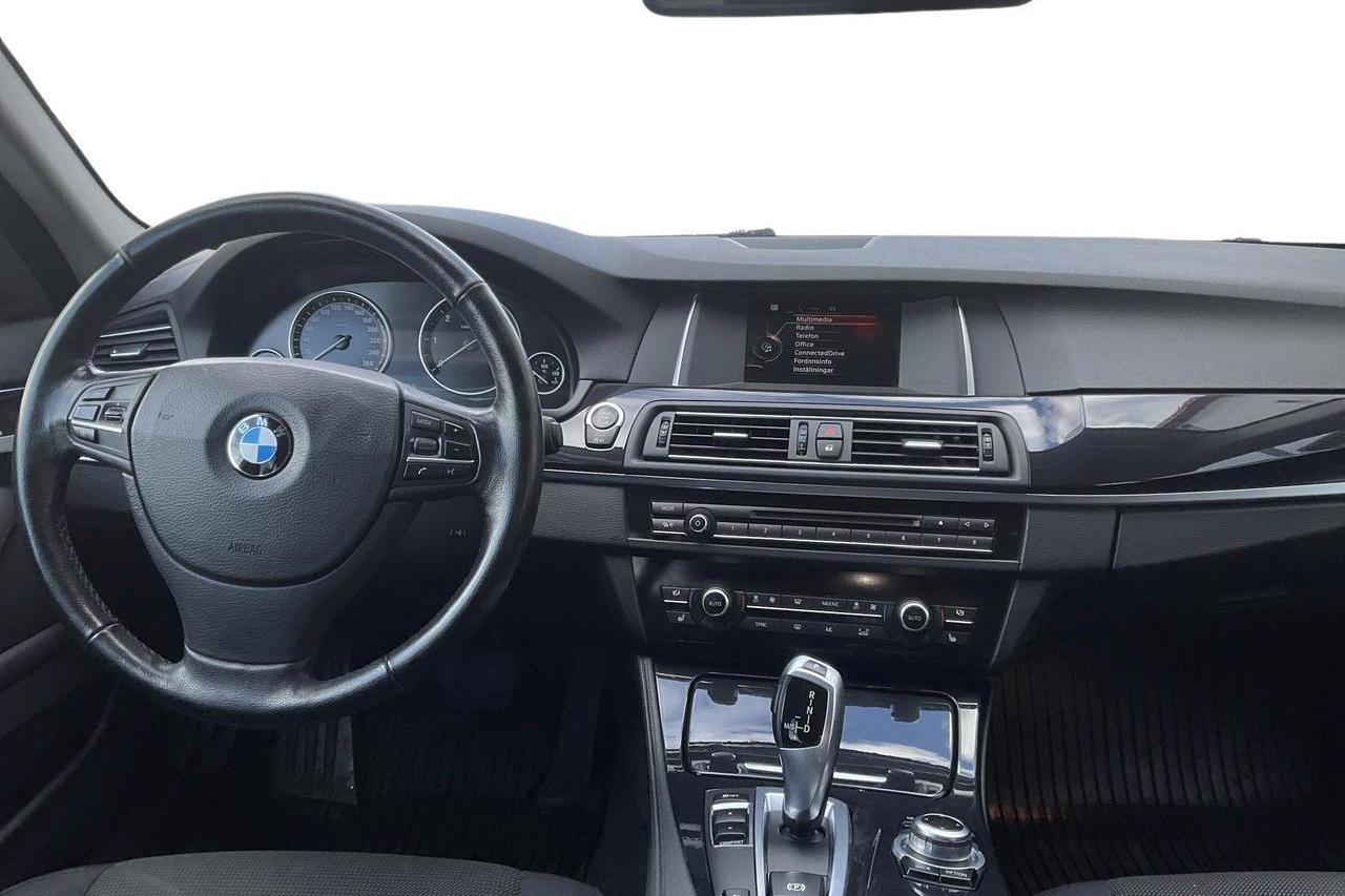 BMW 520d Touring, F11 (190hk) - 272 150 km - Automatyczna - czarny - 2015