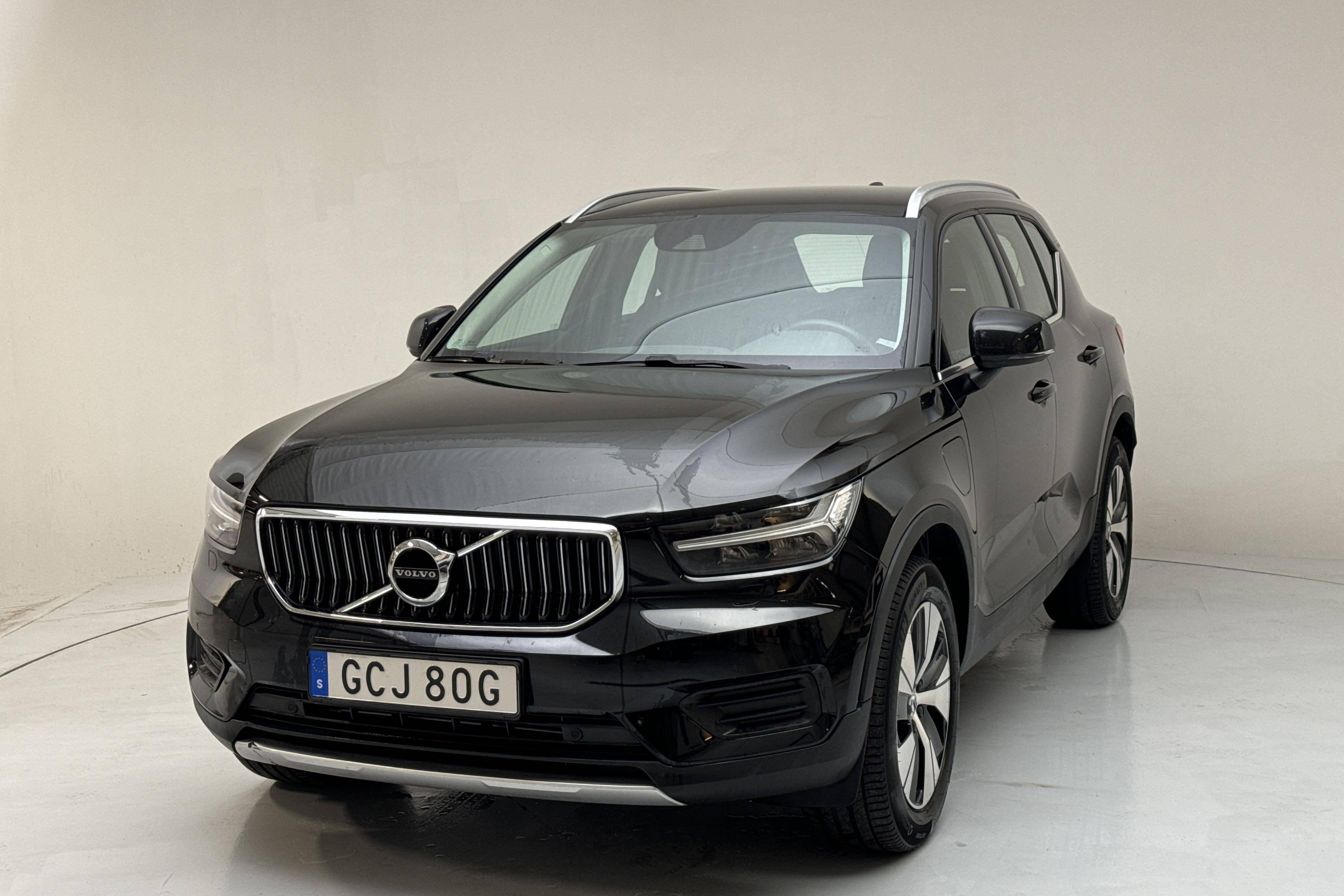 Volvo XC40 T4 2WD Recharge (211hk) - 60 330 km - Automatyczna - czarny - 2022