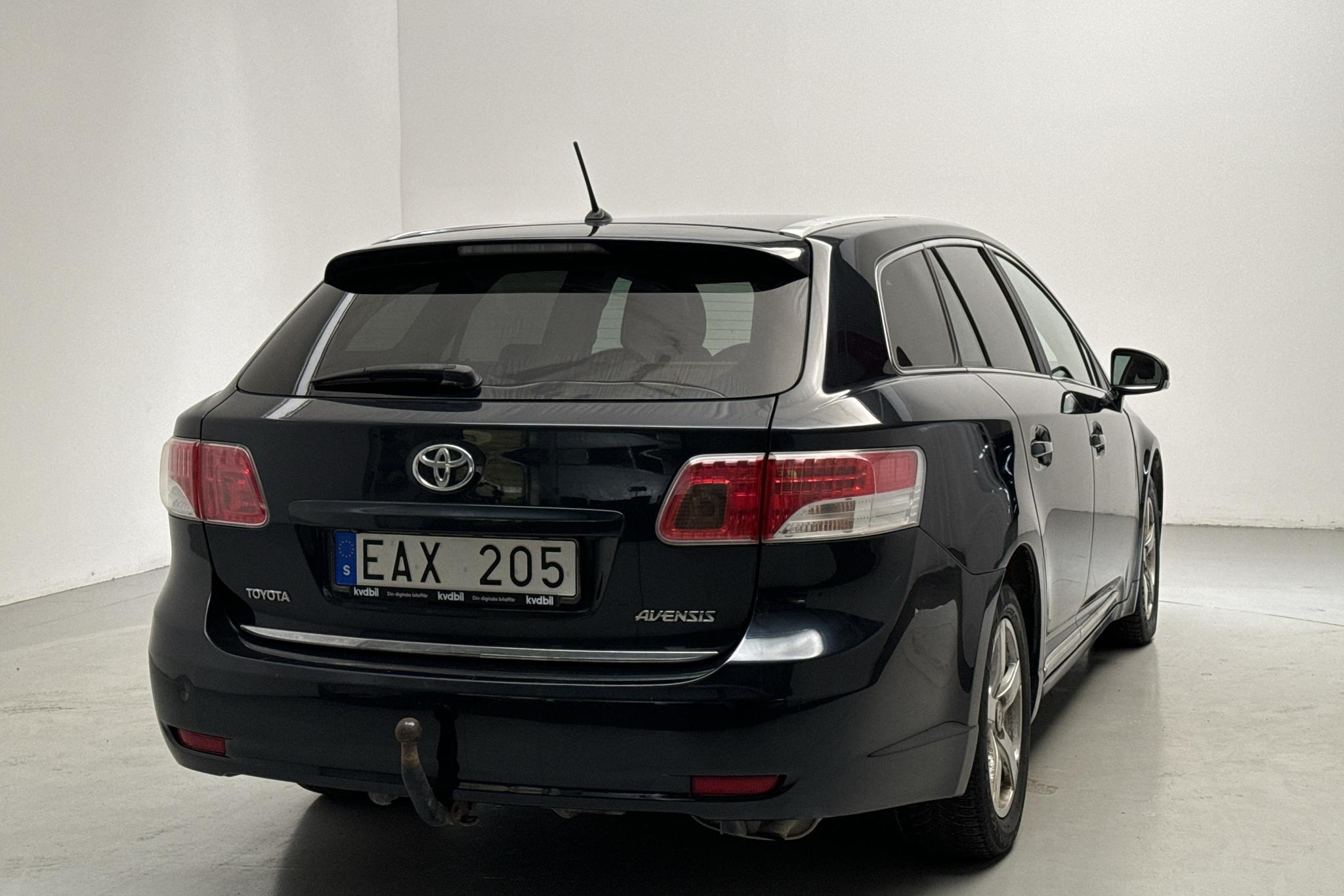 Toyota Avensis 2.0 Kombi (152hk) - 20 670 mil - Manuell - Dark Blue - 2011