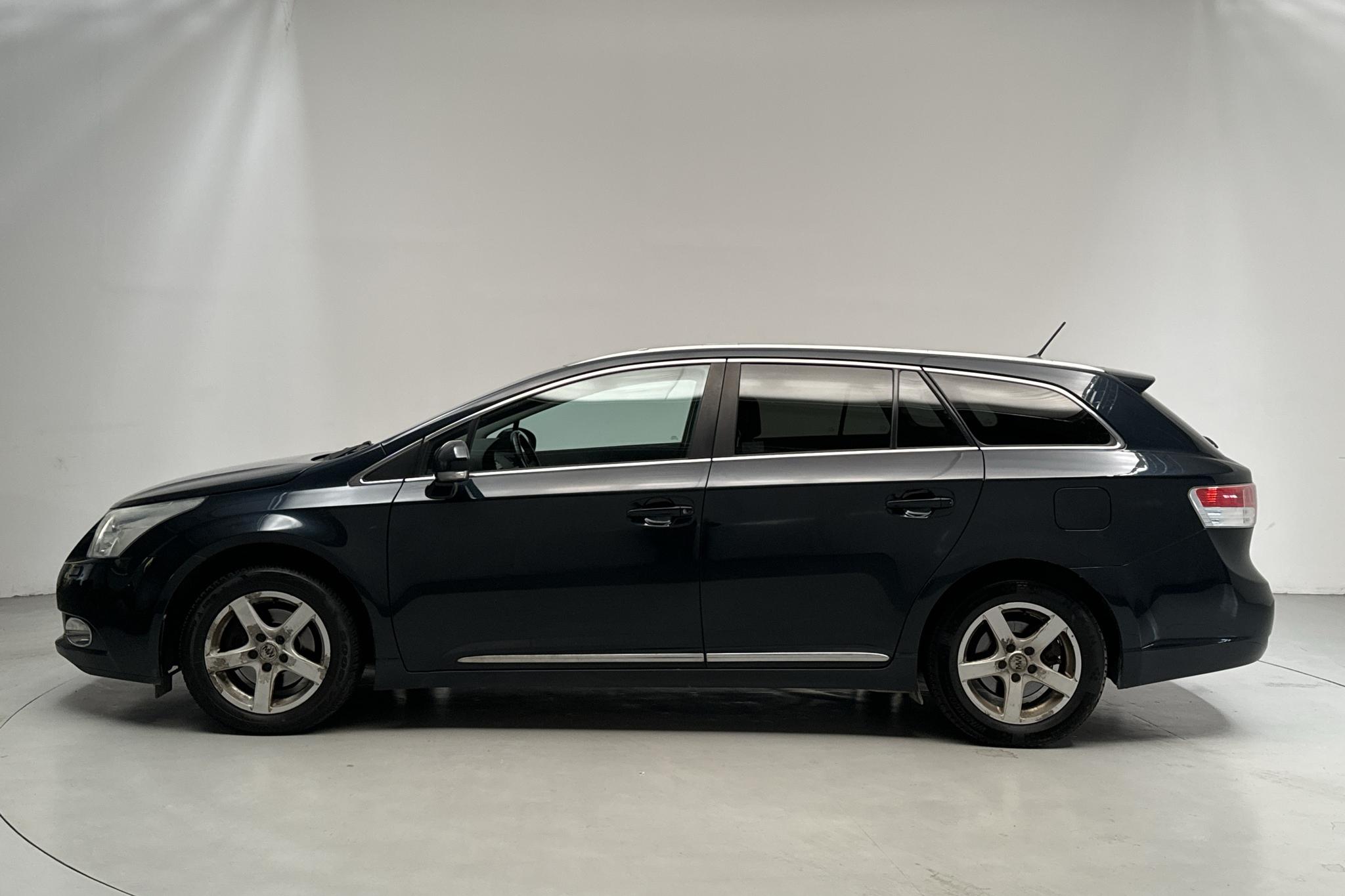 Toyota Avensis 2.0 Kombi (152hk) - 206 700 km - Käsitsi - Dark Blue - 2011