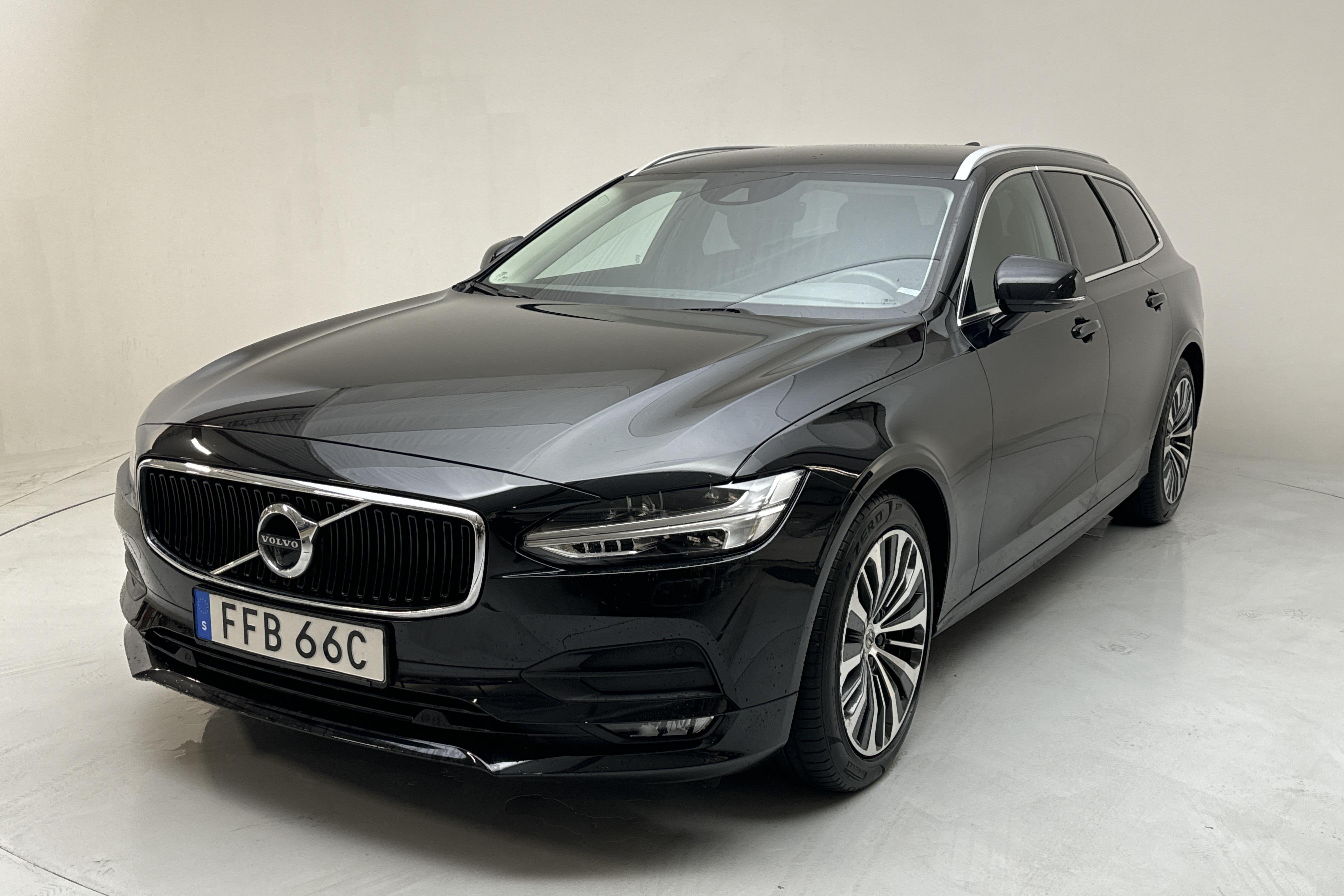 Volvo V90 D4 (190hk) - 38 610 km - Automaattinen - musta - 2020