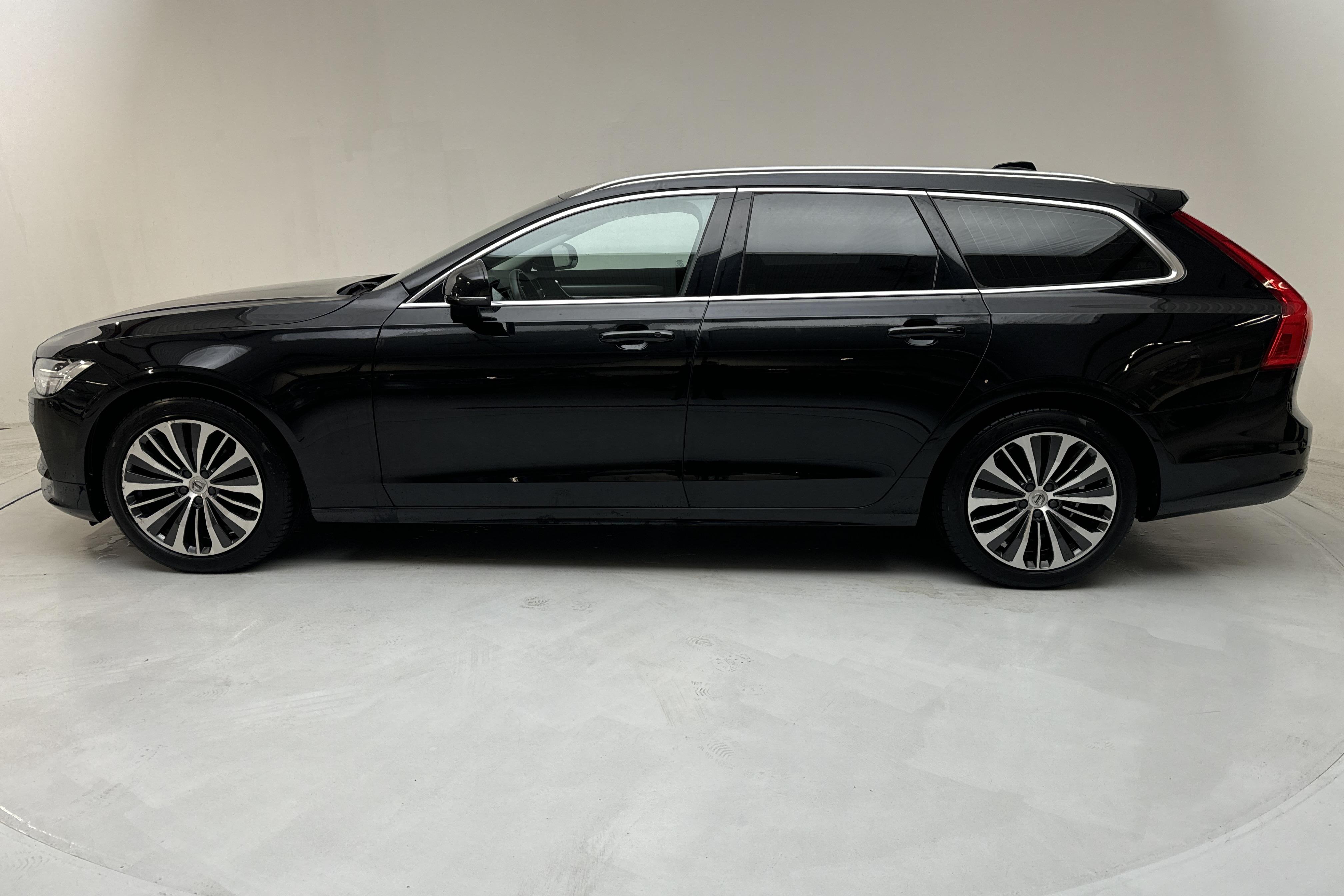 Volvo V90 D4 (190hk) - 38 610 km - Automaatne - must - 2020