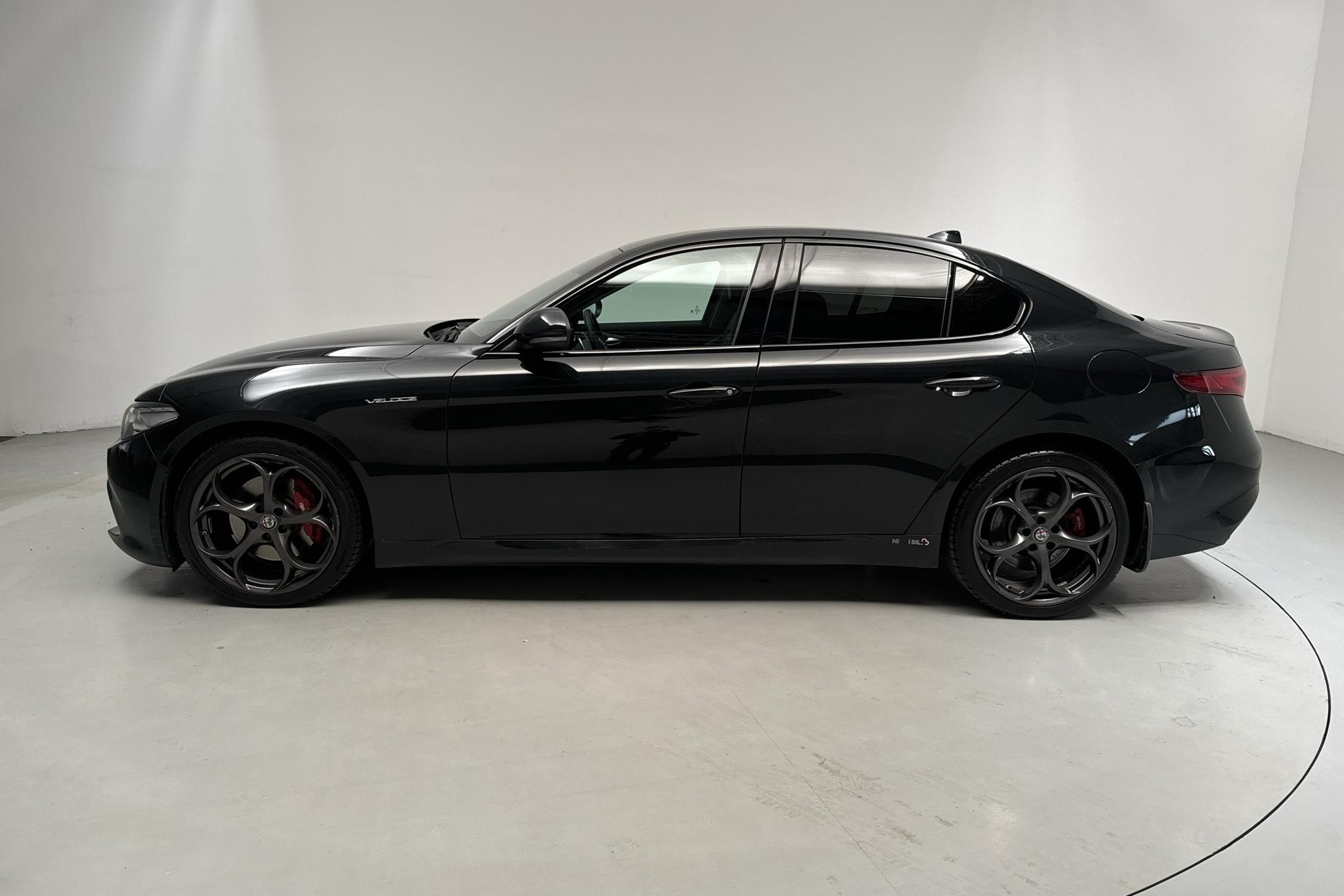 Alfa Romeo Giulia 2.0 AWD (280hk) - 129 780 km - Automatic - black - 2018