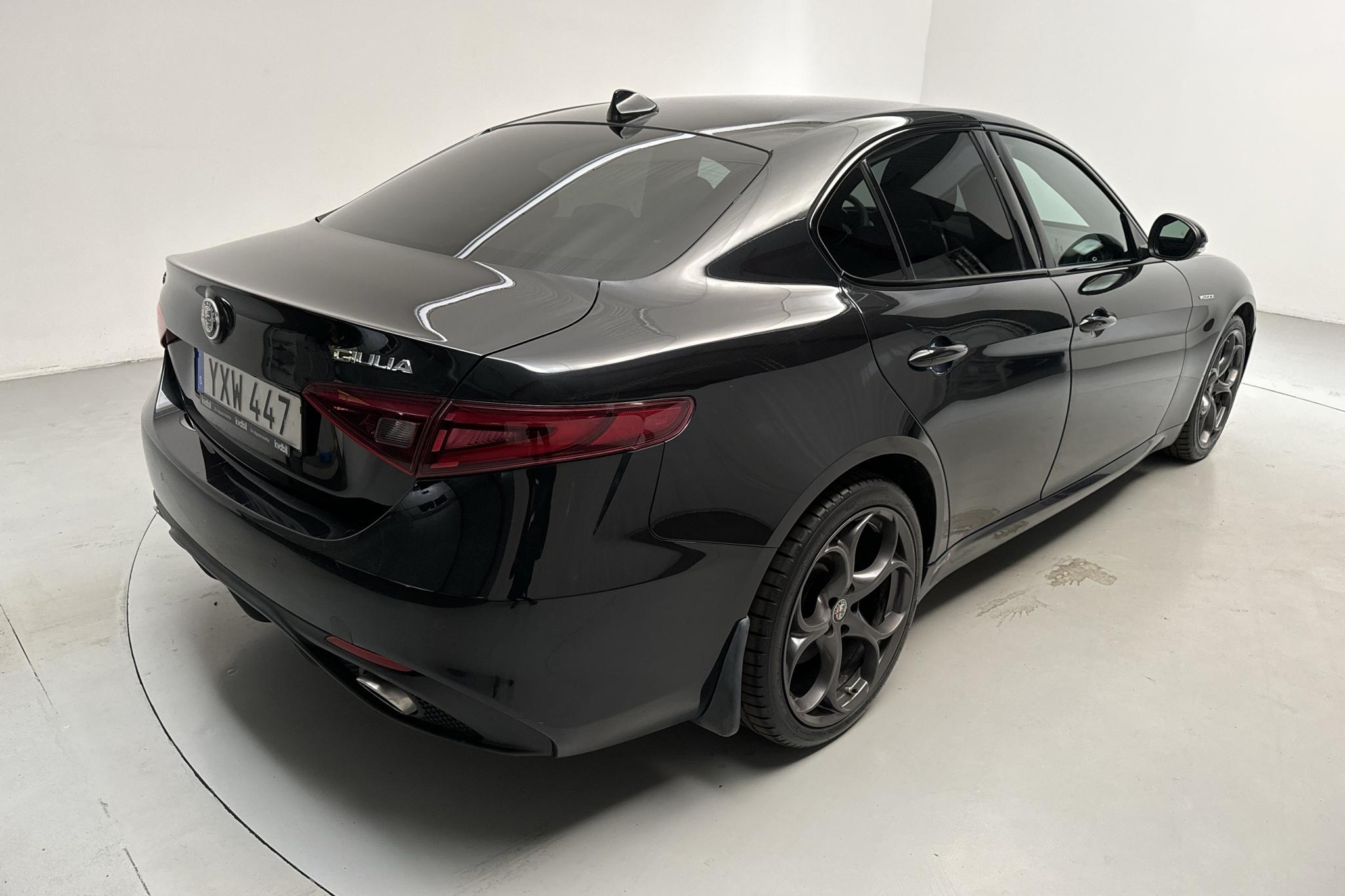 Alfa Romeo Giulia 2.0 AWD (280hk) - 129 780 km - Automaattinen - musta - 2018