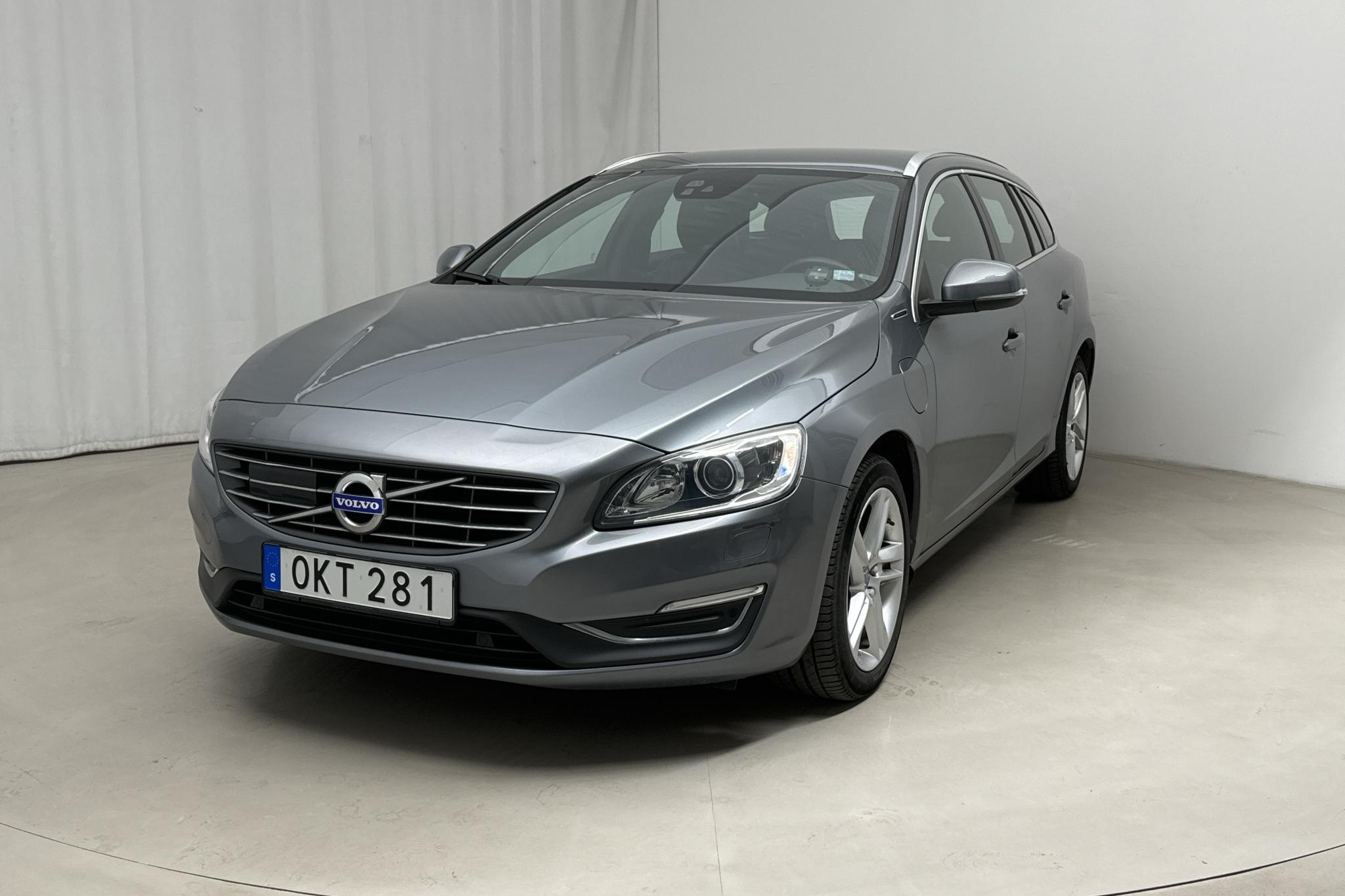 Volvo V60 D5 AWD Twin Engine (231hk) - 5 494 mil - Automat - grå - 2017