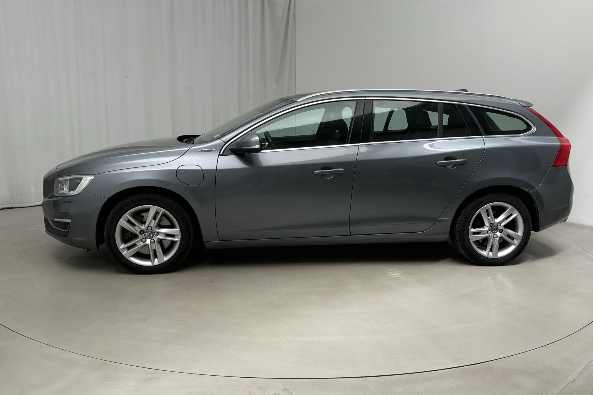 Volvo V60 D5 AWD Twin Engine (231hk) - 54 940 km - Automatic - gray - 2017