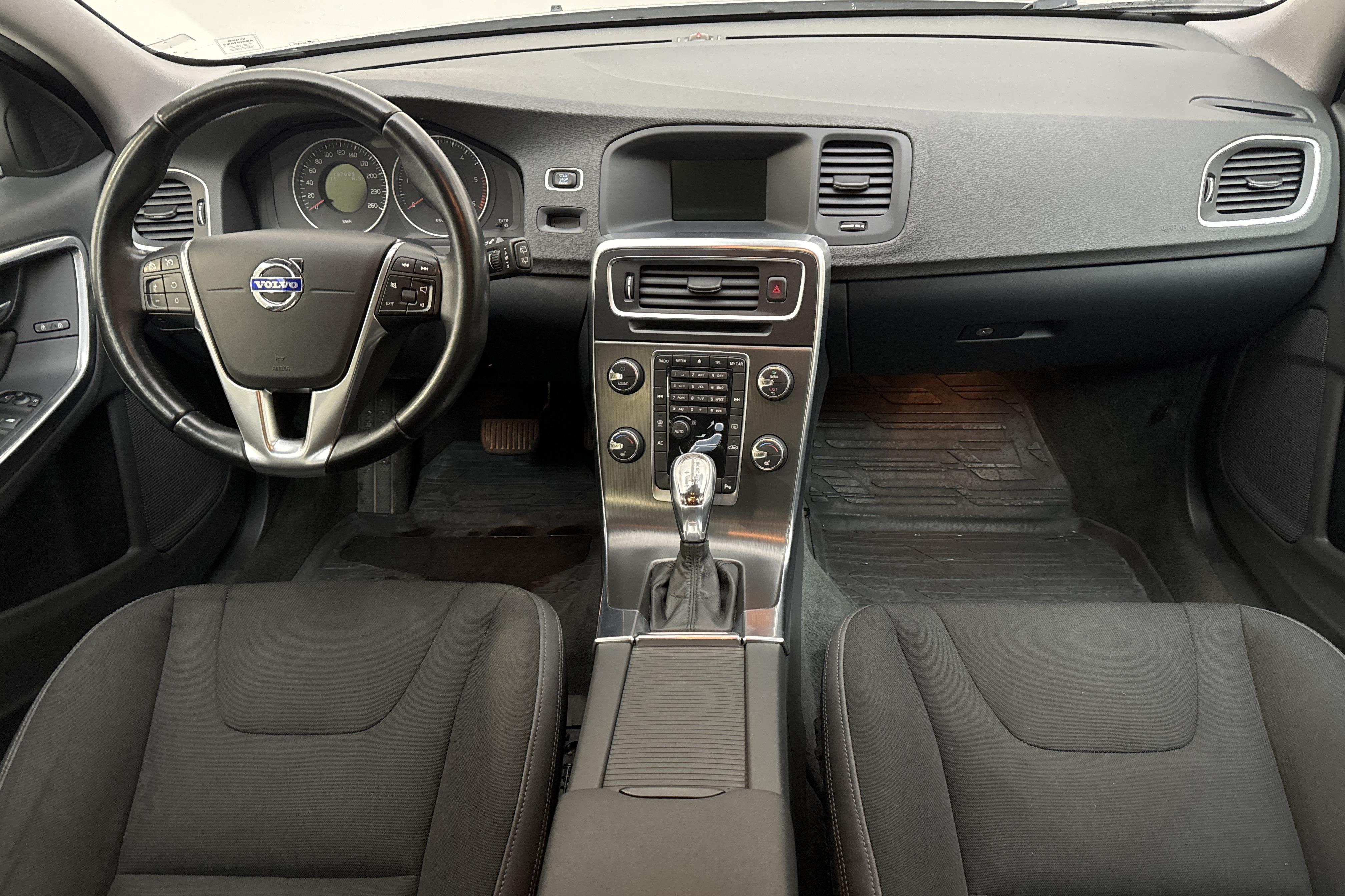 Volvo V60 D2 (115hk) - 19 789 mil - Automat - Light Grey - 2013