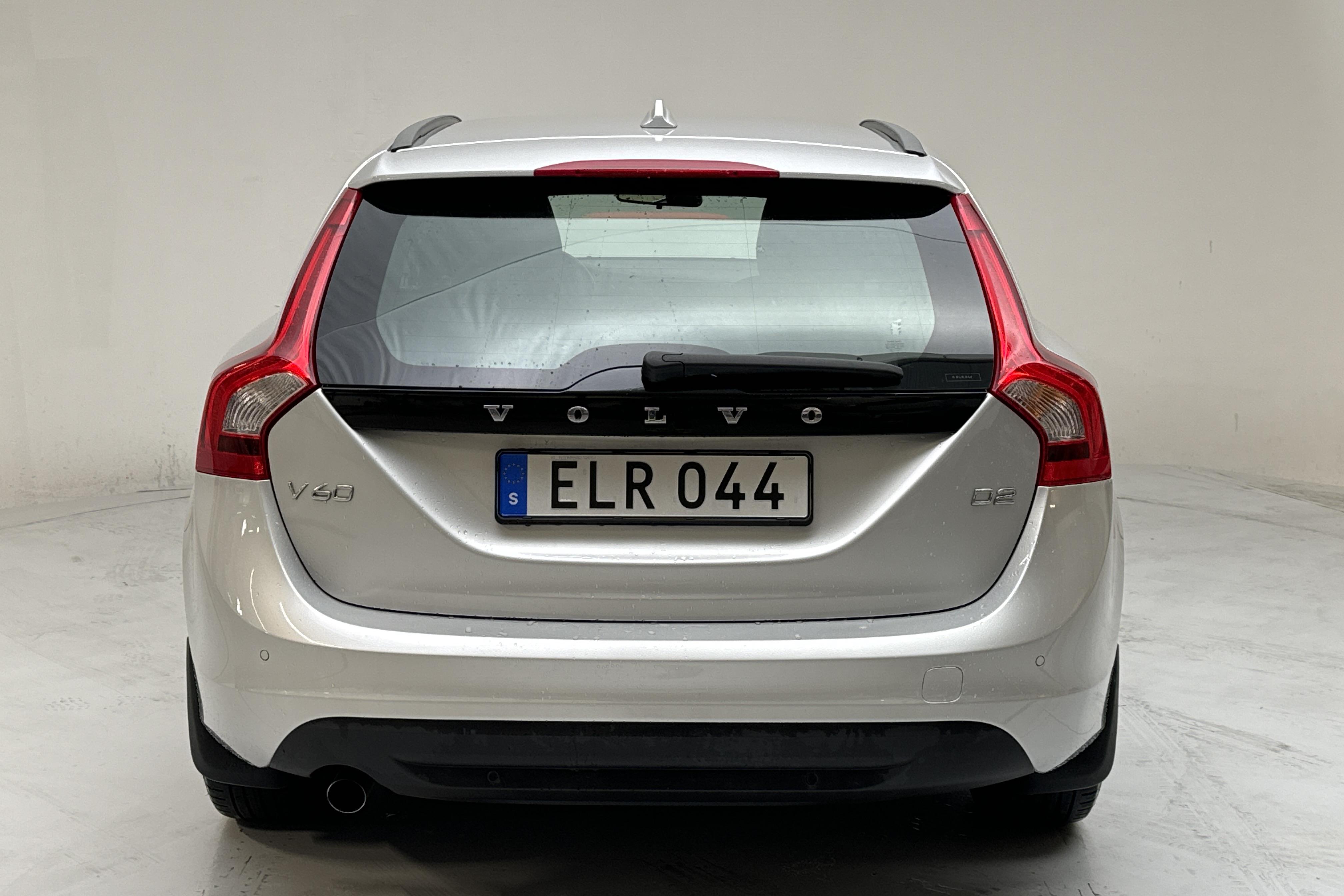 Volvo V60 D2 (115hk) - 19 789 mil - Automat - Light Grey - 2013