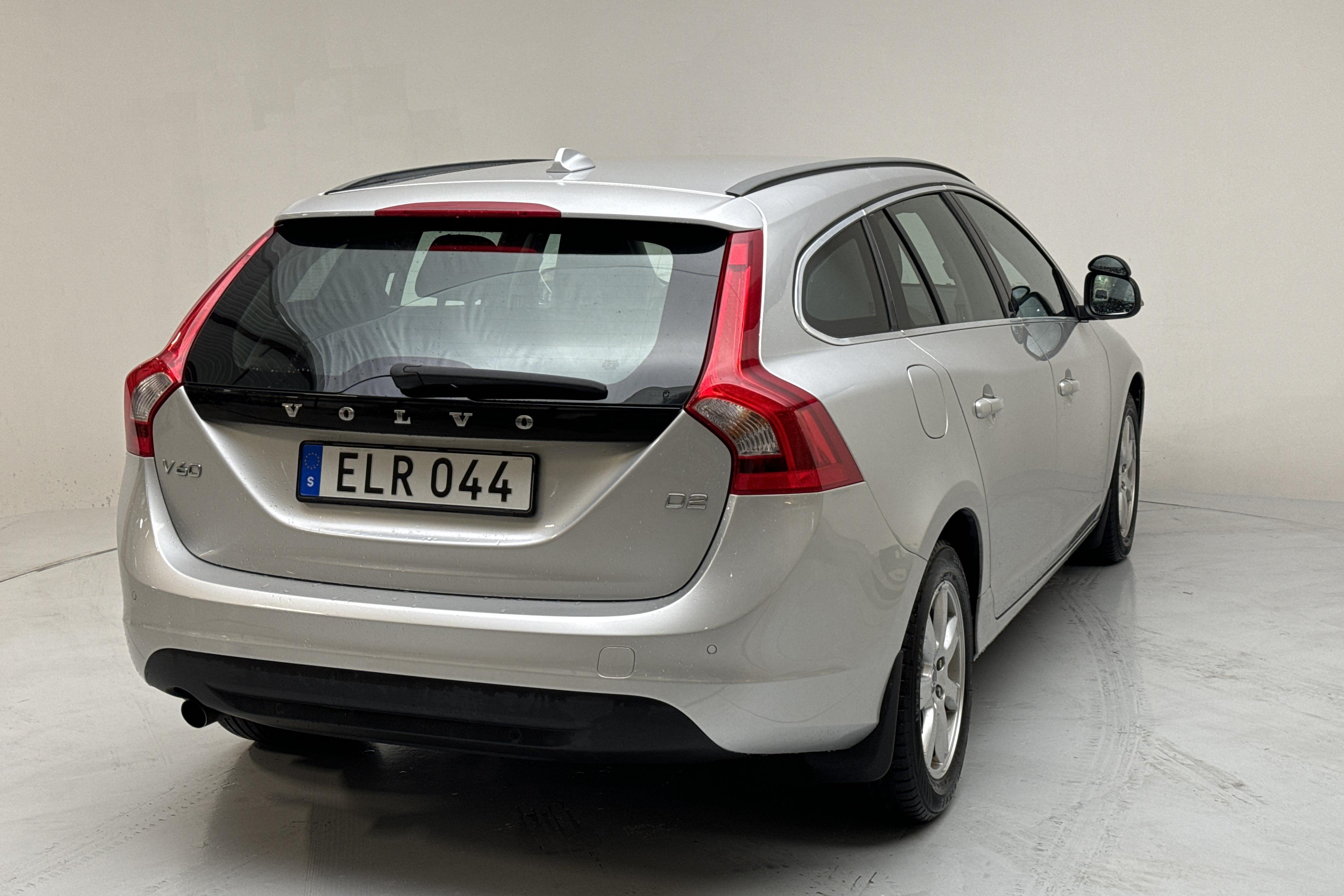 Volvo V60 D2 (115hk) - 197 890 km - Automaattinen - Light Grey - 2013