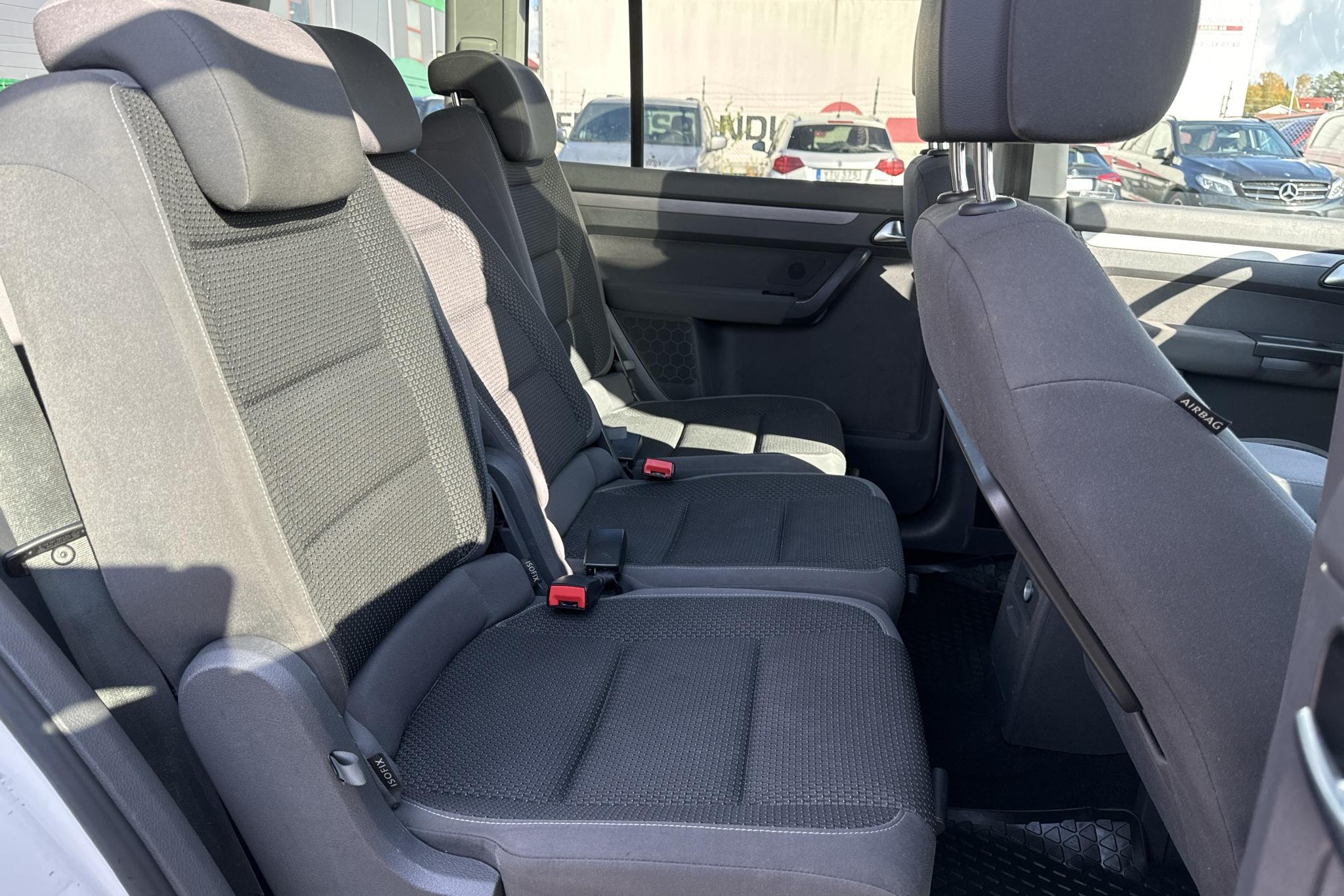 VW Touran 1.4 TSI (140hk) - 146 590 km - Manuaalinen - valkoinen - 2014