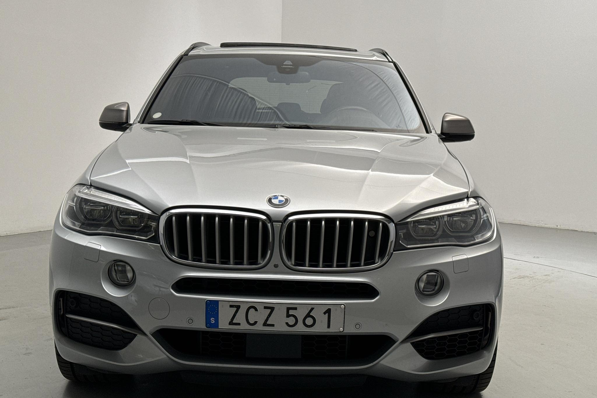 BMW X5 M50d, F15 (381hk) - 175 890 km - Automatyczna - srebro - 2018