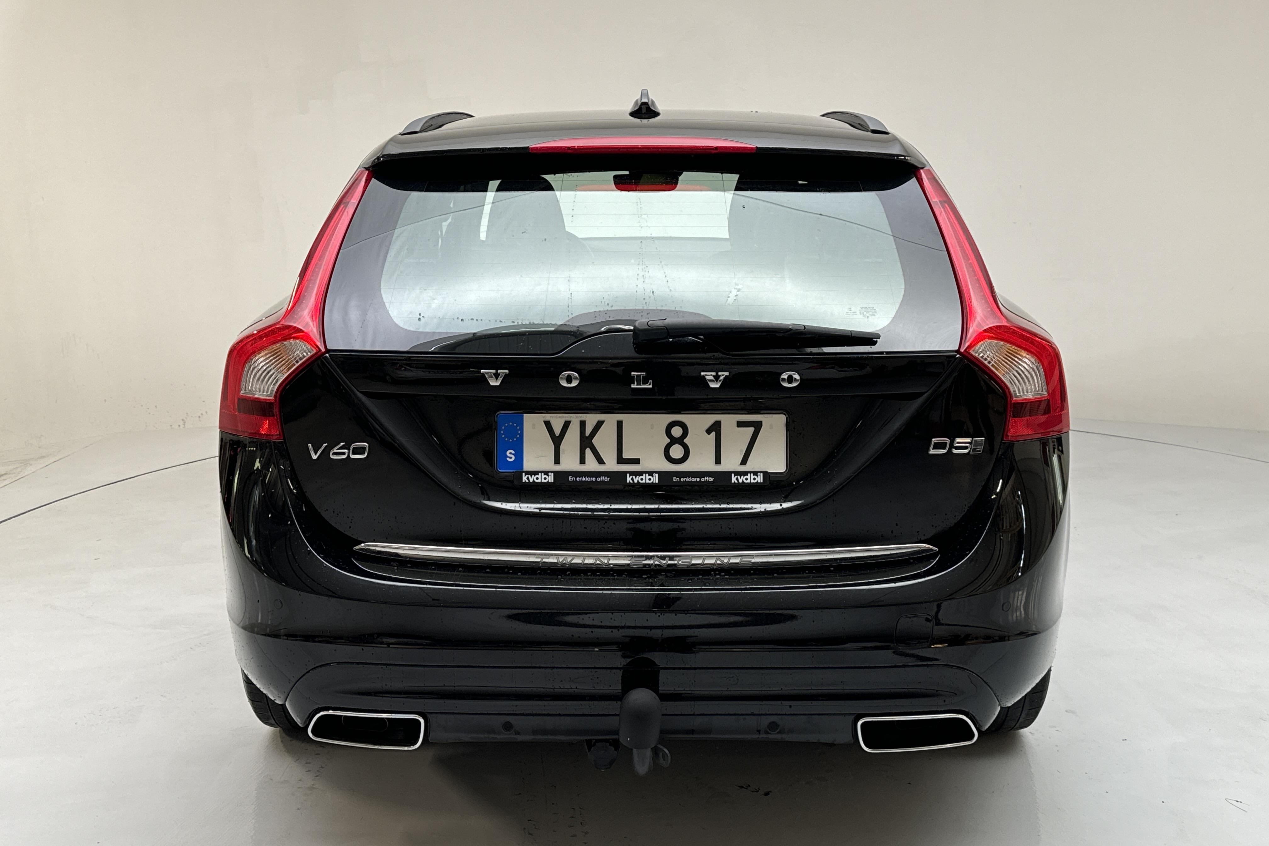 Volvo V60 D5 AWD Twin Engine (163hk) - 206 800 km - Automaattinen - musta - 2017