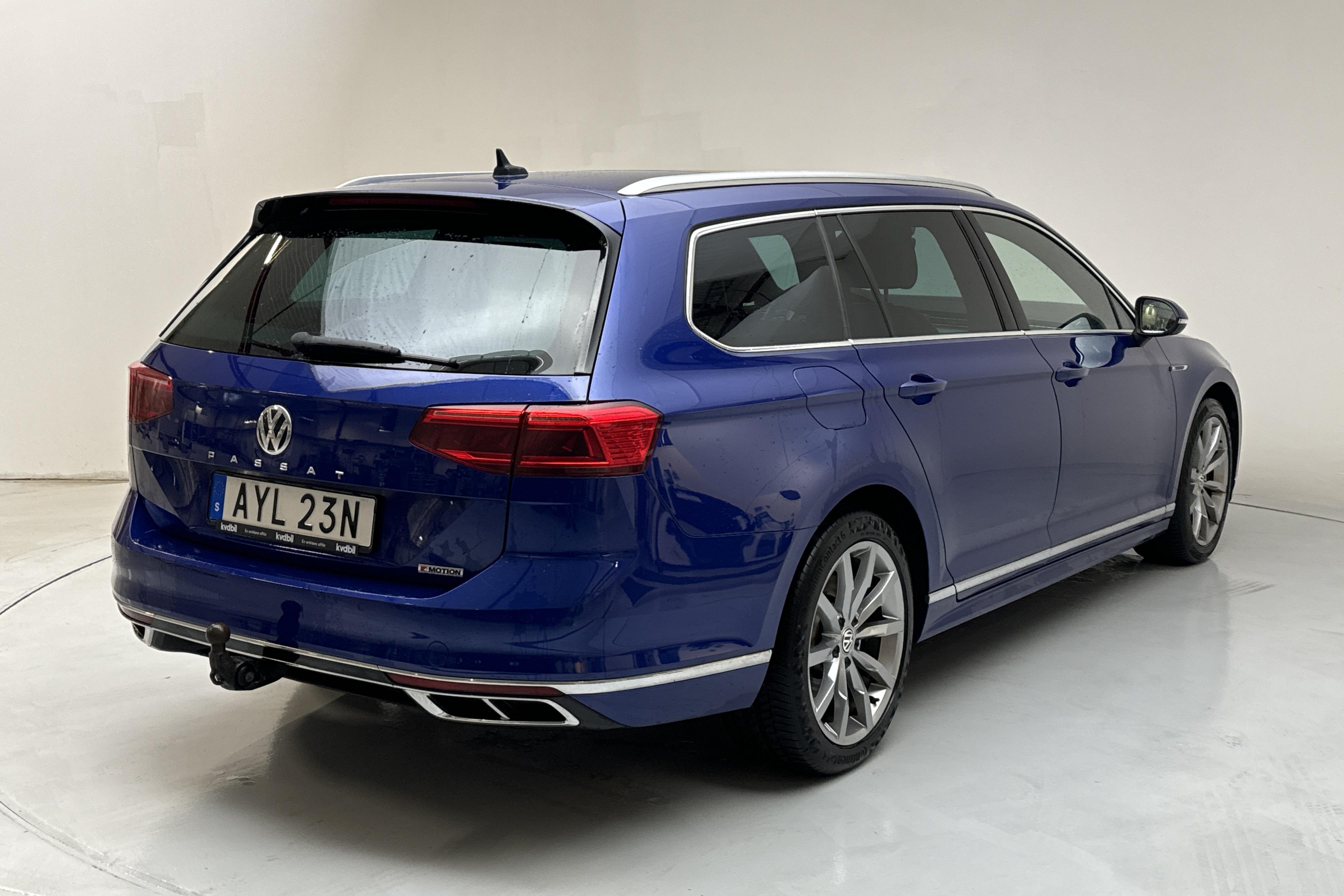 VW Passat 2.0 TDI BiTurbo Sportscombi 4MOTION (240hk) - 13 580 mil - Automat - blå - 2020