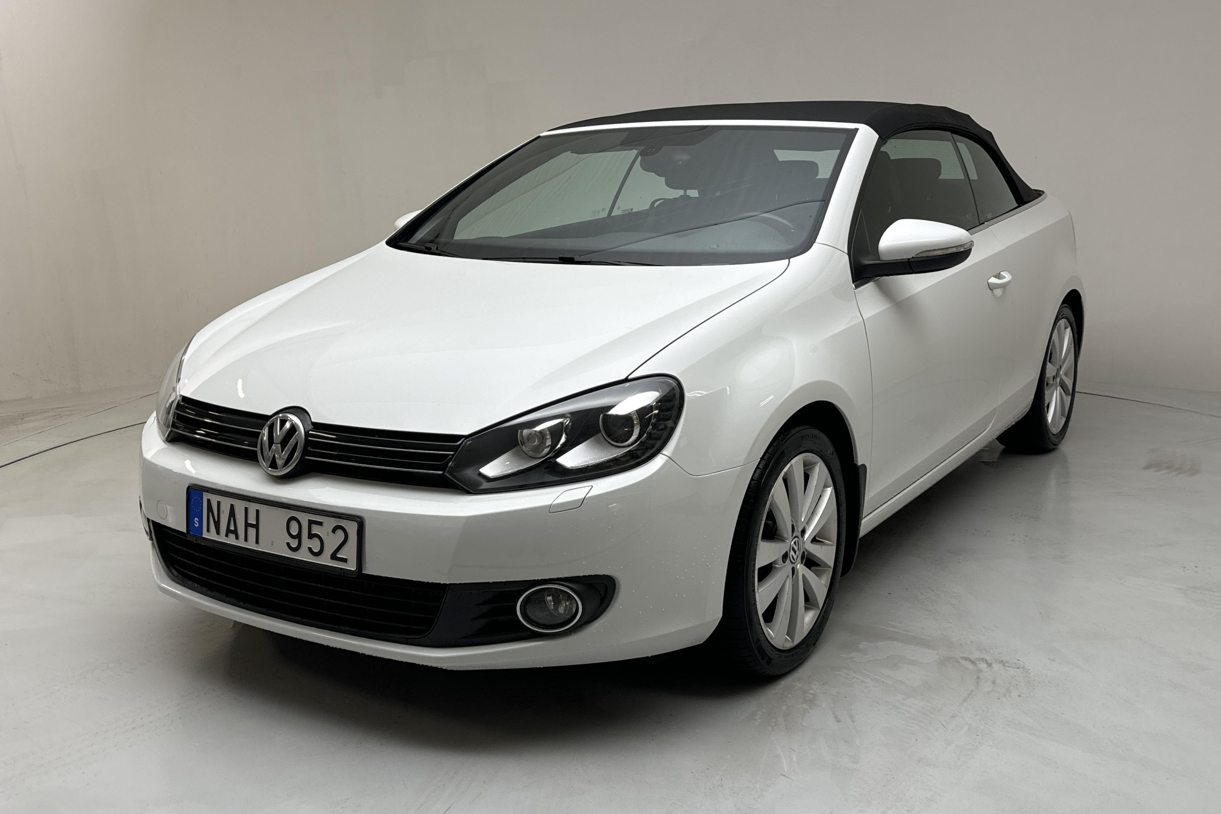 VW Golf VI 1.4 TSI Cabriolet (122hk) - 77 460 km - Manualna - biały - 2012