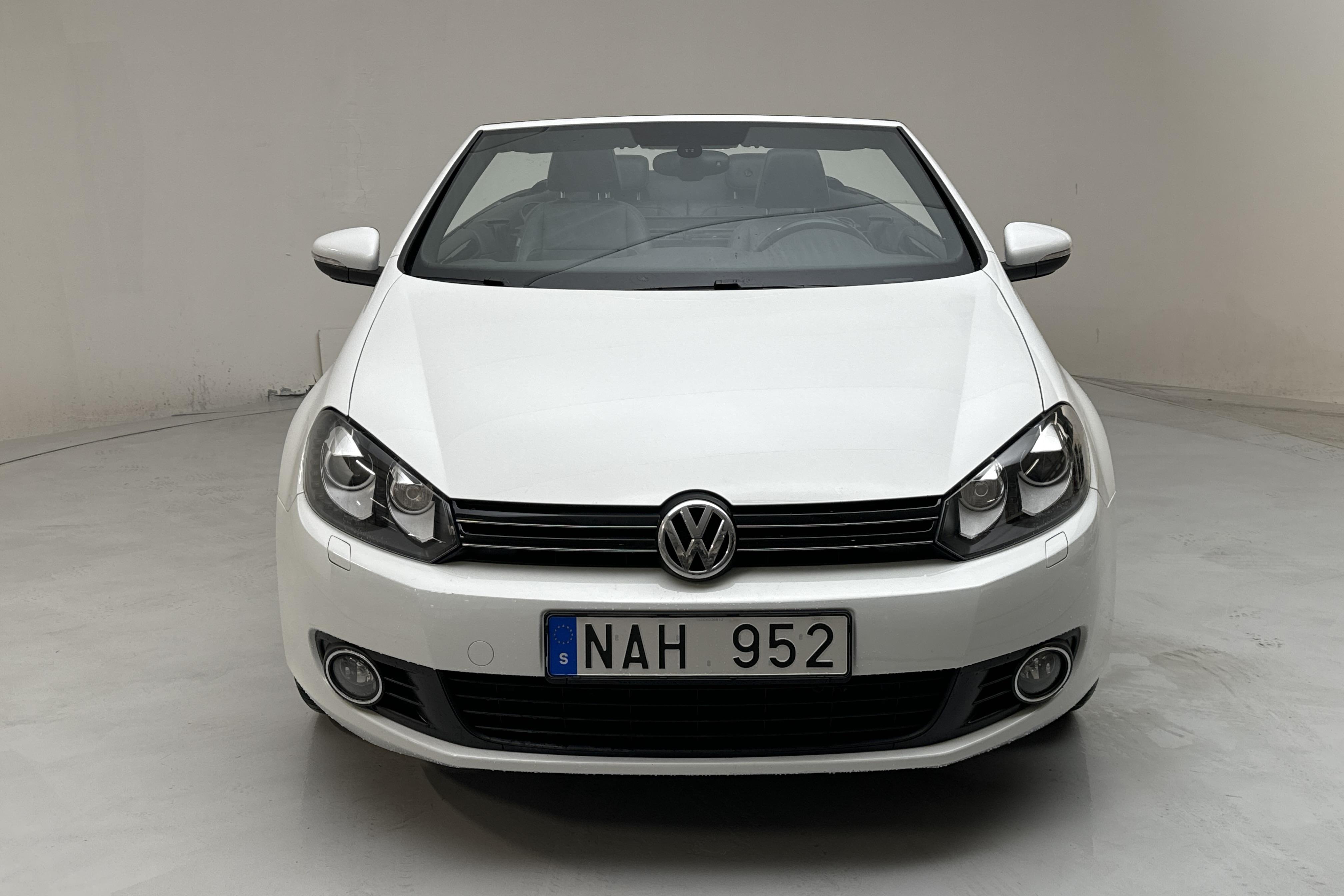 VW Golf VI 1.4 TSI Cabriolet (122hk) - 77 460 km - Käsitsi - valge - 2012