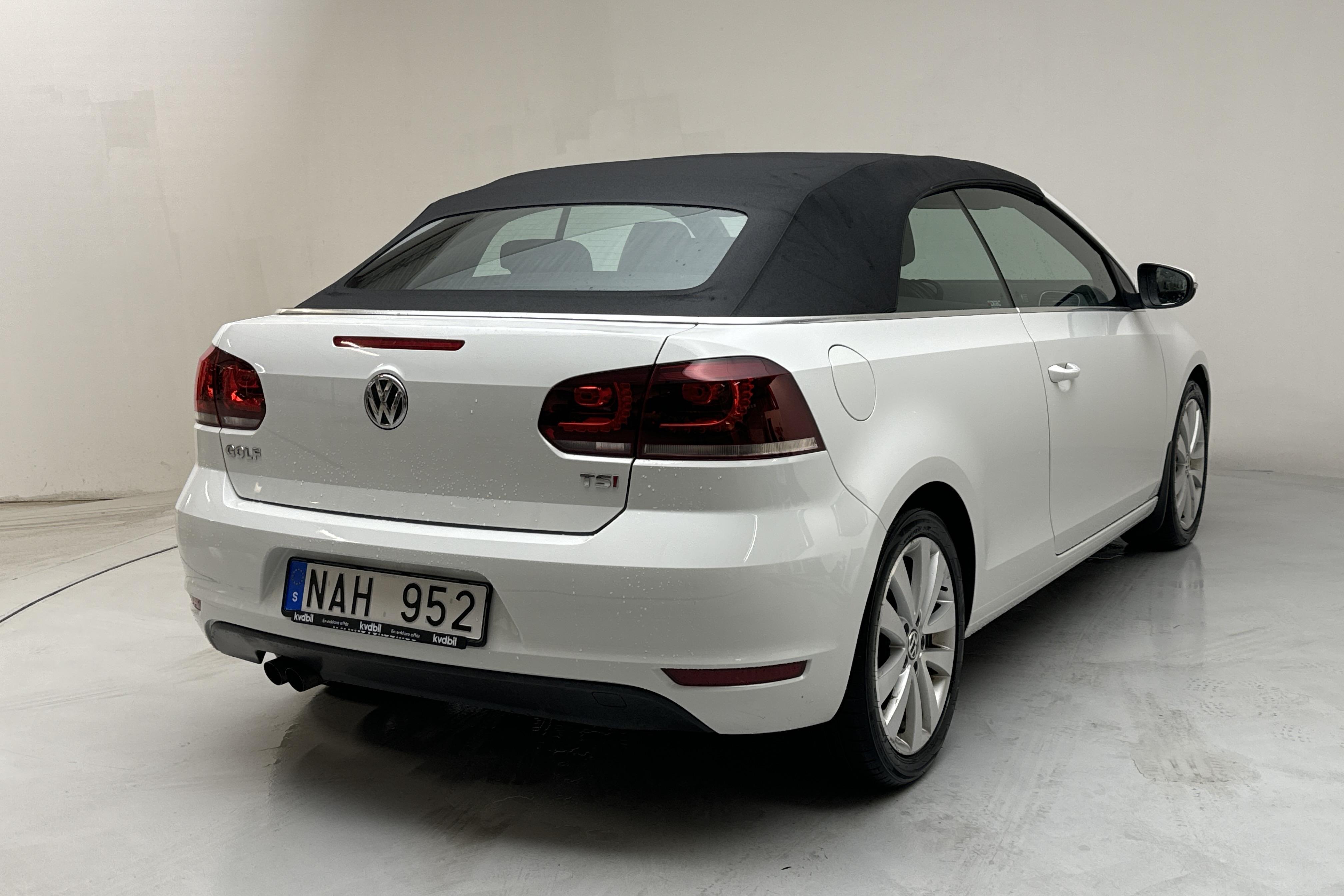 VW Golf VI 1.4 TSI Cabriolet (122hk) - 77 460 km - Manuaalinen - valkoinen - 2012