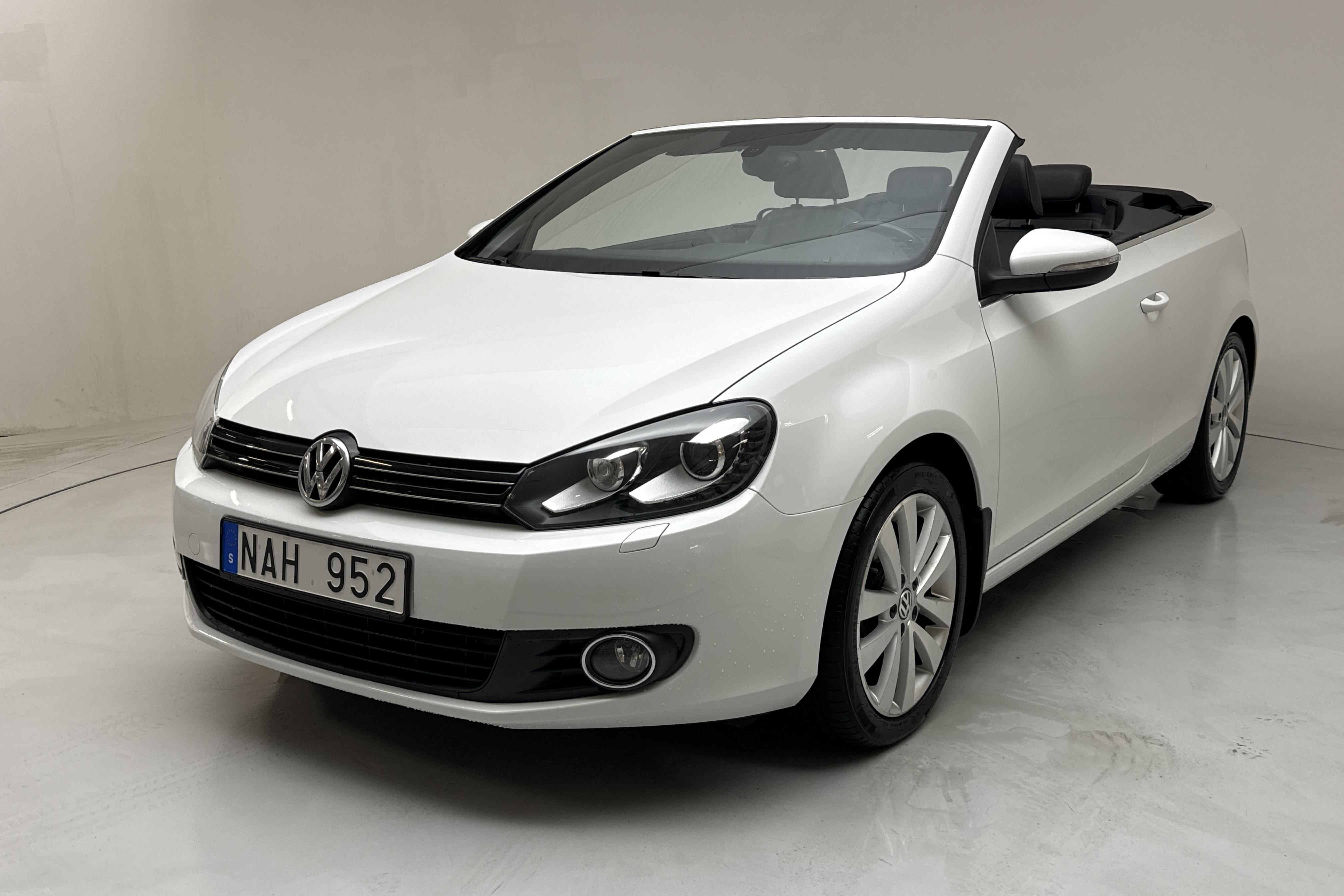 VW Golf VI 1.4 TSI Cabriolet (122hk) - 77 460 km - Manuaalinen - valkoinen - 2012