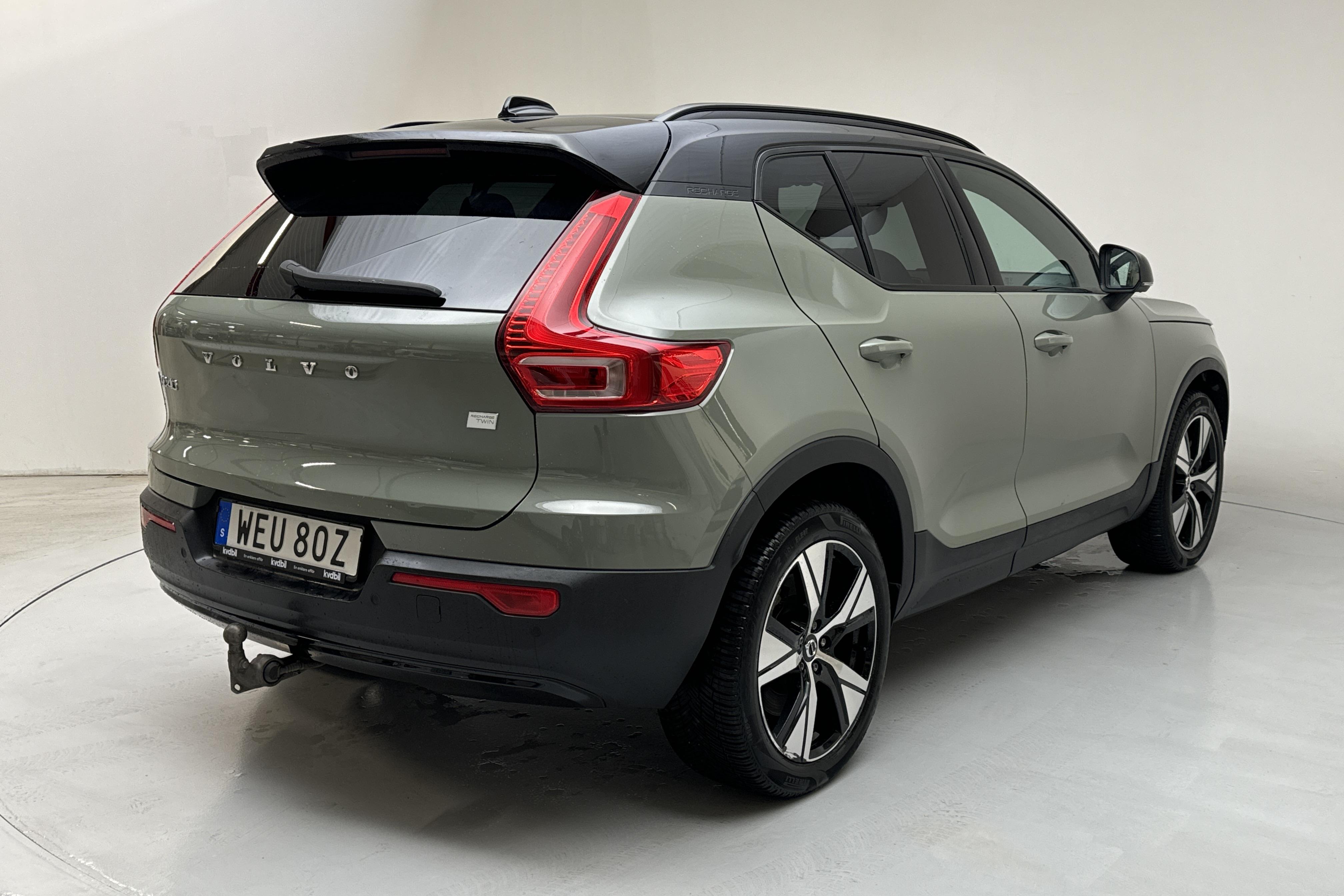 Volvo XC40 P8 Recharge AWD (408hk) - 4 954 mil - Automat - grön - 2022