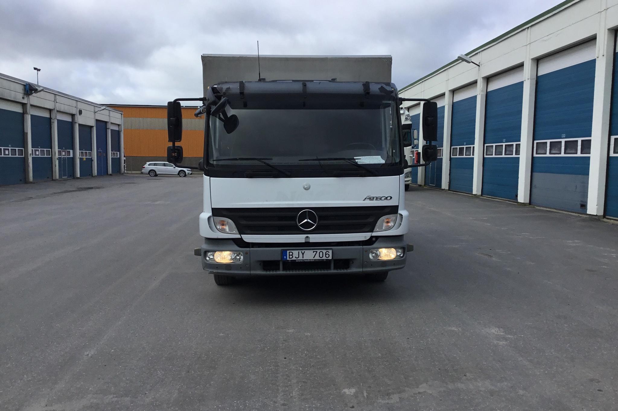 Mercedes BENZ 918 - 67 471 km - Manuell - vit - 2009