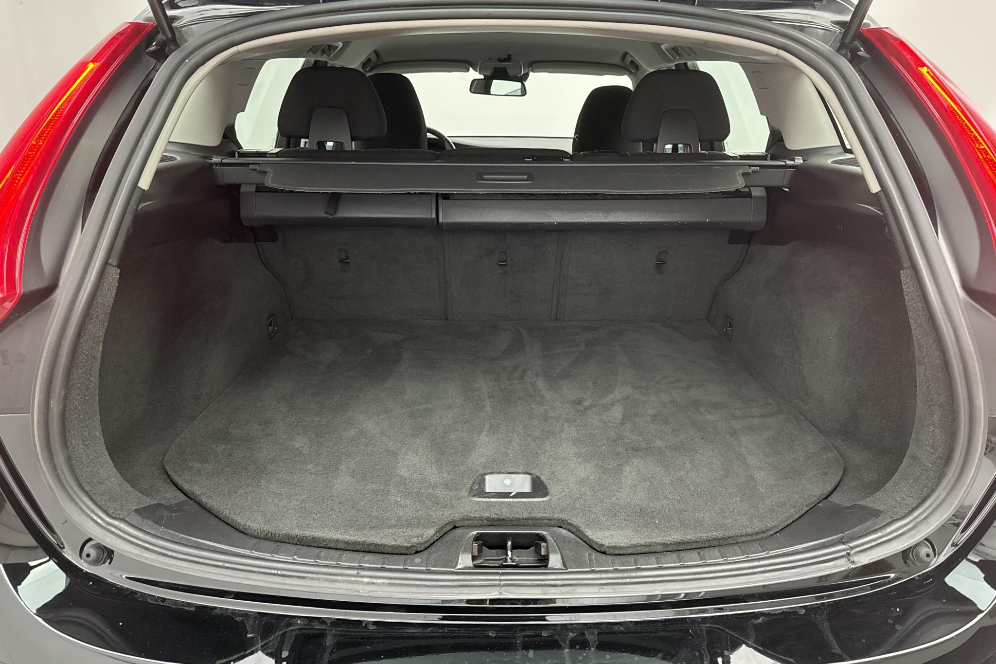 Volvo V60 D2 (115hk) - 168 990 km - Manualna - czarny - 2013