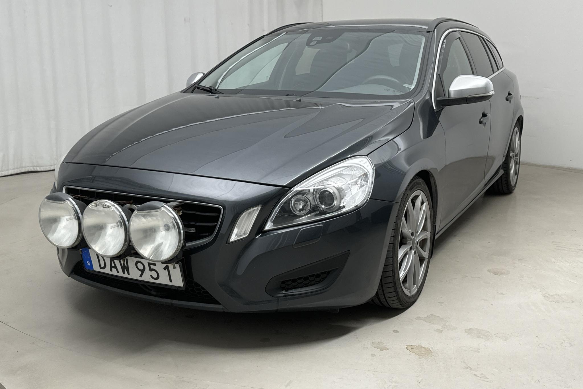 Volvo V60 D3 (163hk) - 27 909 mil - Manuell - grå - 2012