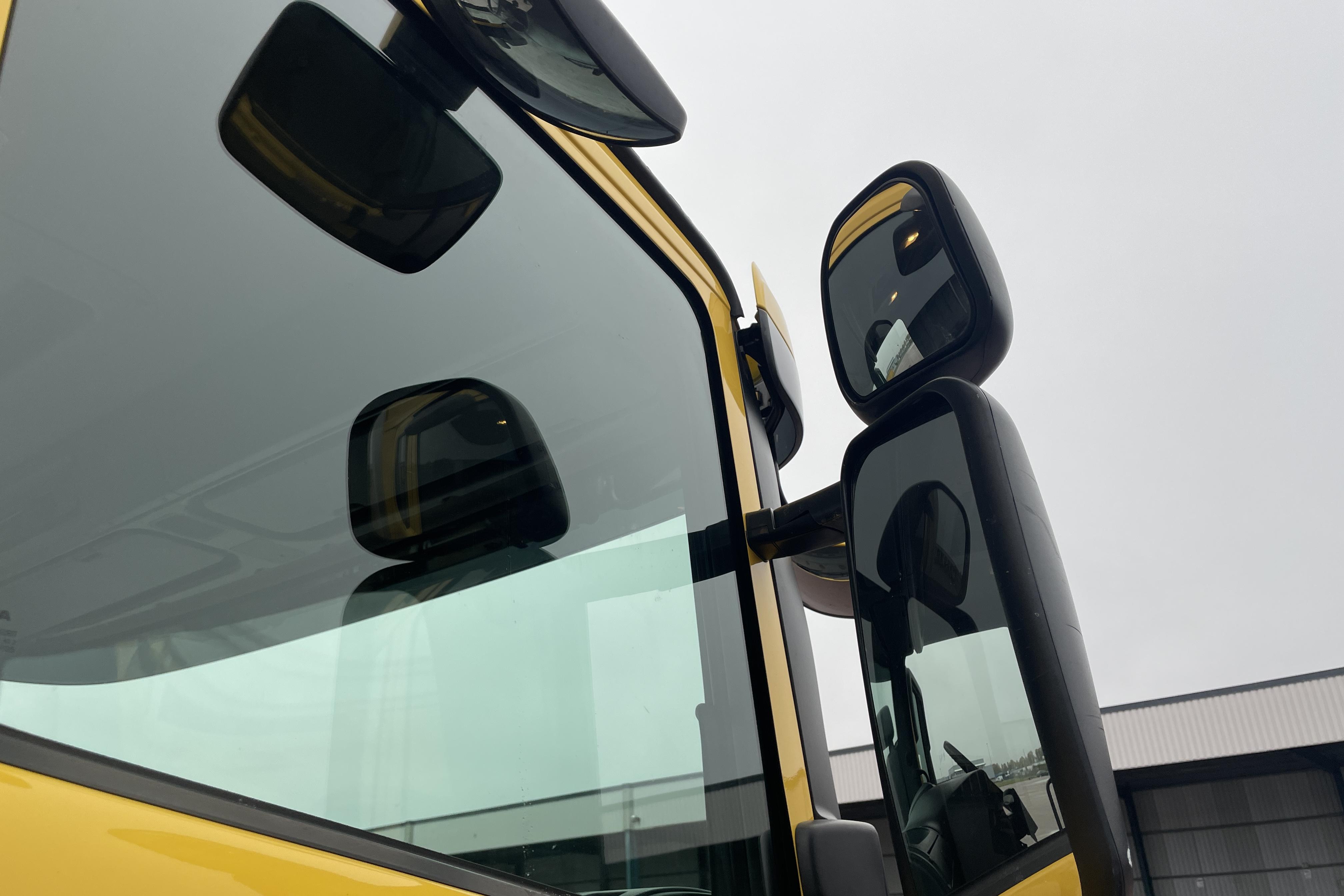 Scania P280 - 397 562 km - Automatic - yellow - 2016