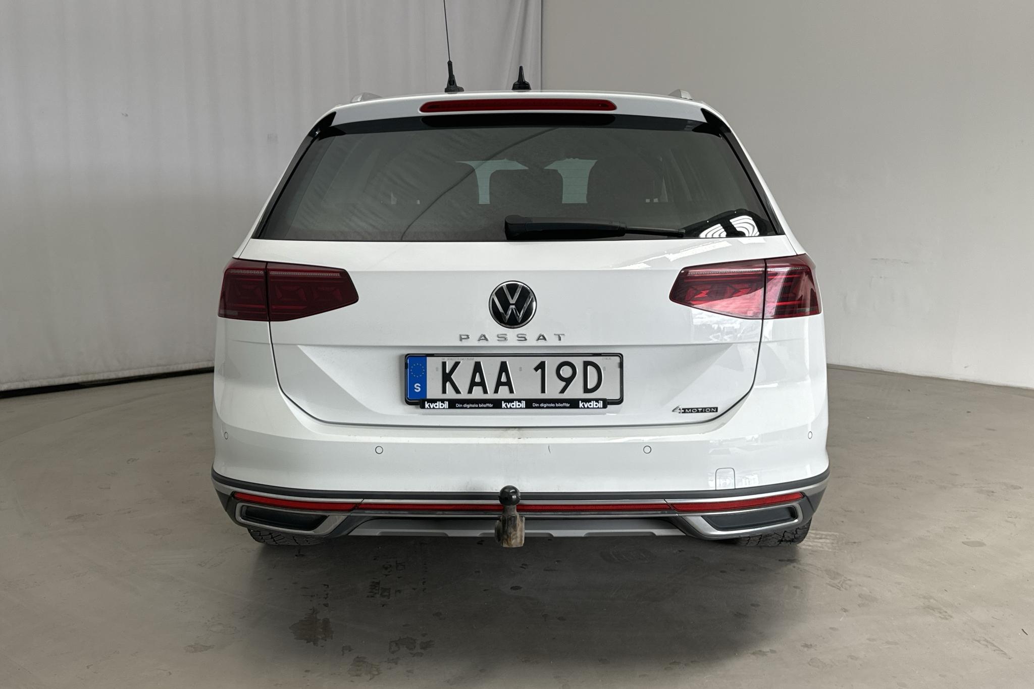 VW Passat Alltrack 2.0 TDI Sportscombi 4Motion (200hk) - 23 077 mil - Automat - vit - 2021