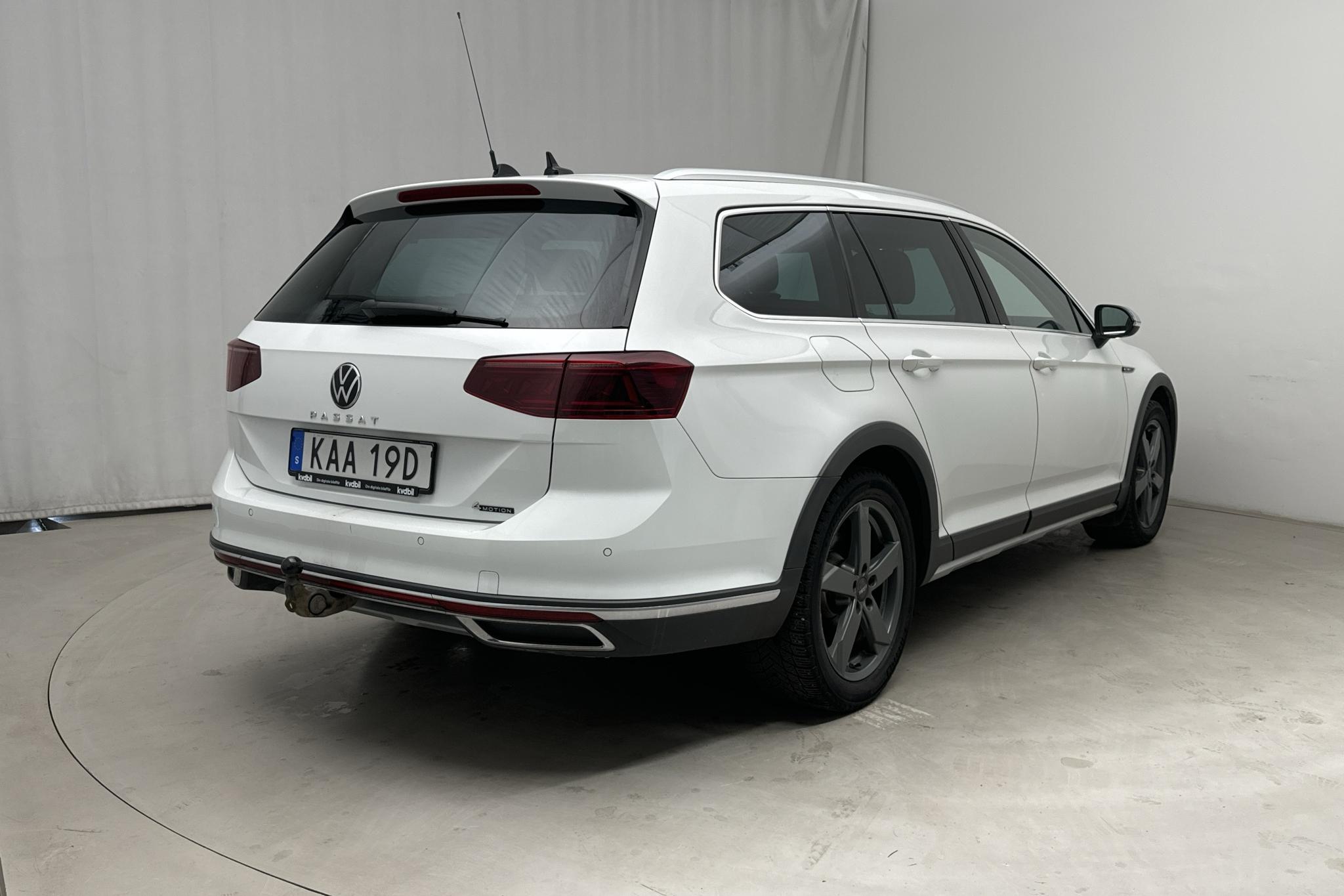 VW Passat Alltrack 2.0 TDI Sportscombi 4Motion (200hk) - 230 770 km - Automatic - white - 2021