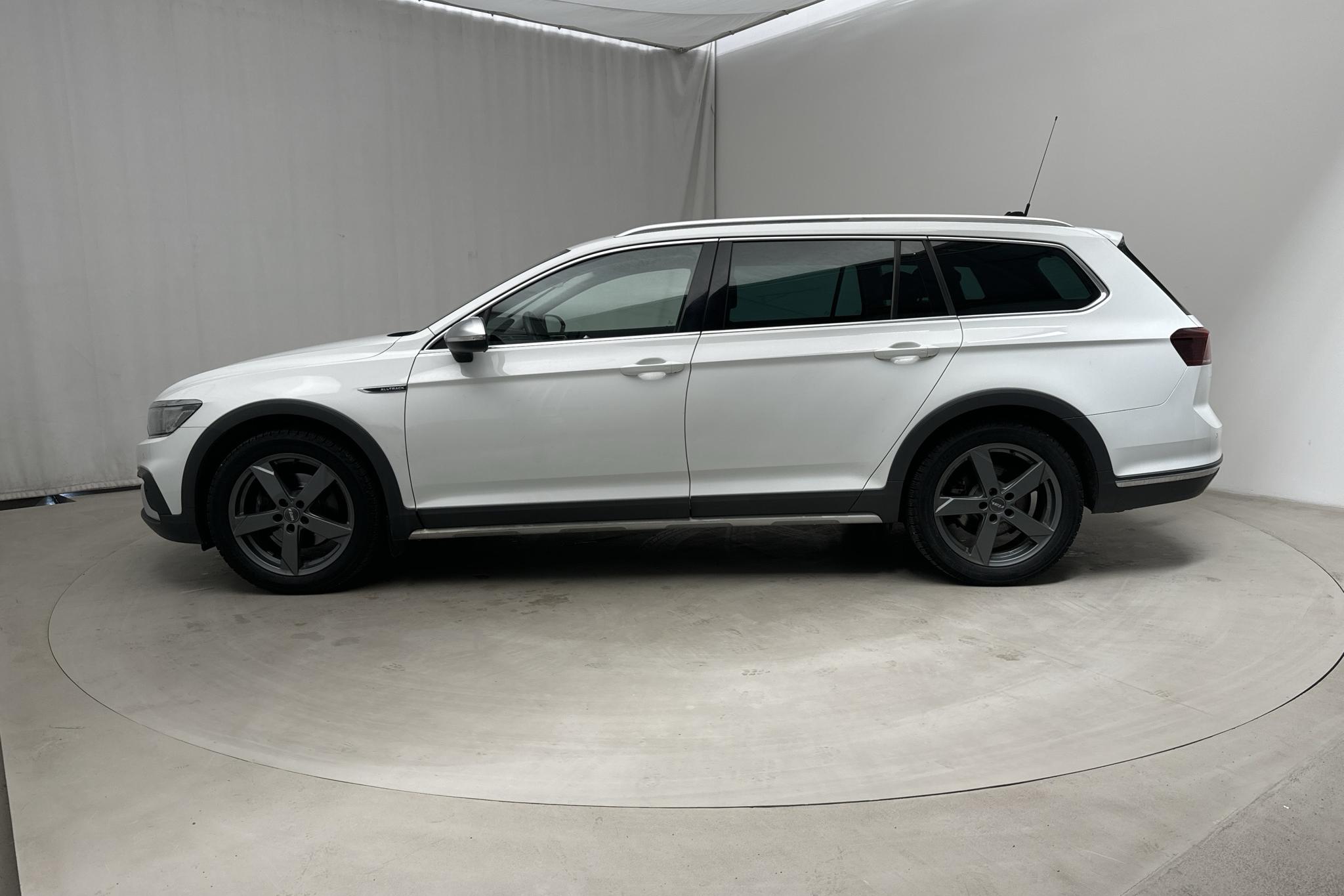 VW Passat Alltrack 2.0 TDI Sportscombi 4Motion (200hk) - 230 770 km - Automatyczna - biały - 2021