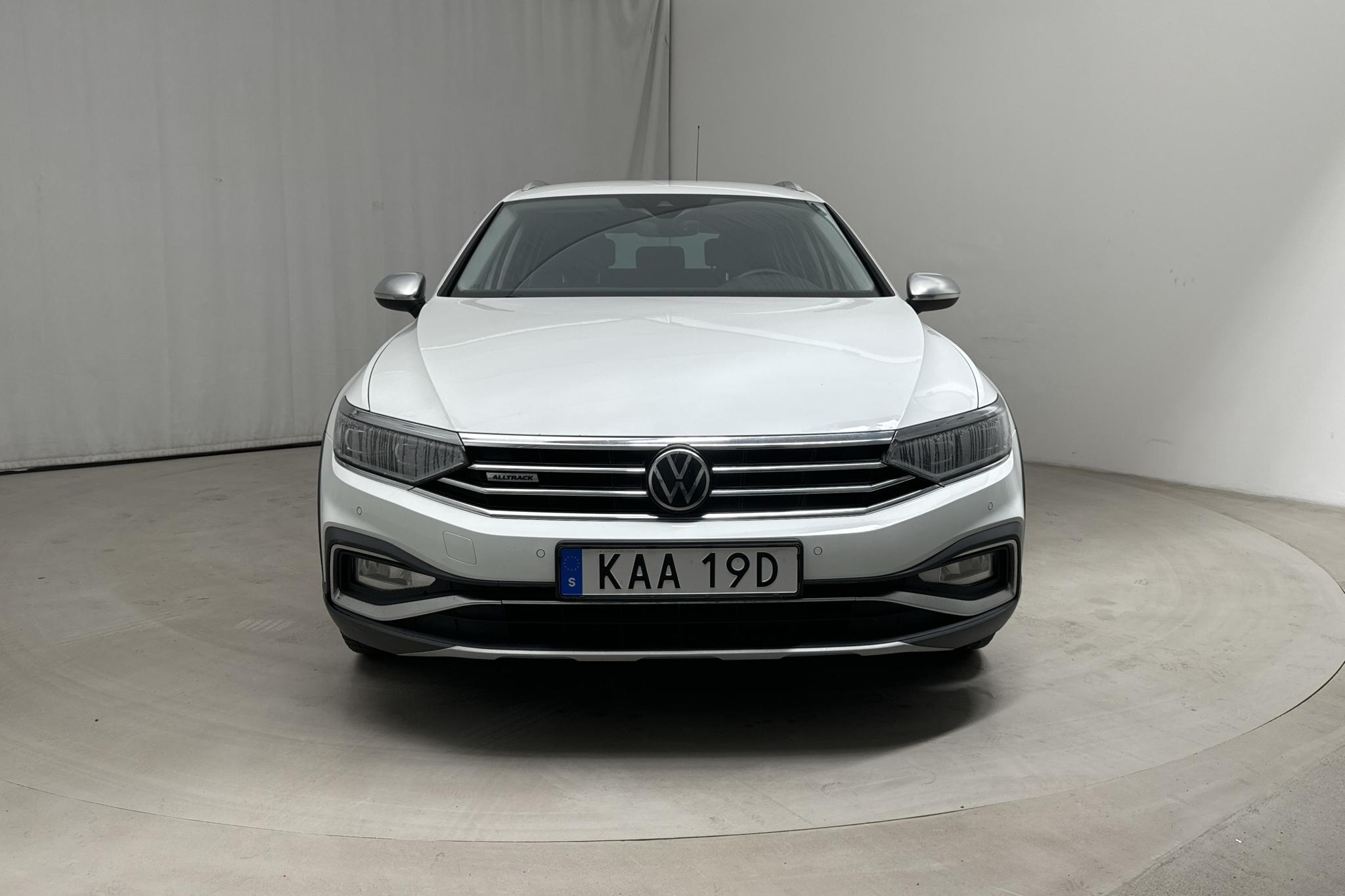 VW Passat Alltrack 2.0 TDI Sportscombi 4Motion (200hk) - 230 770 km - Automatyczna - biały - 2021