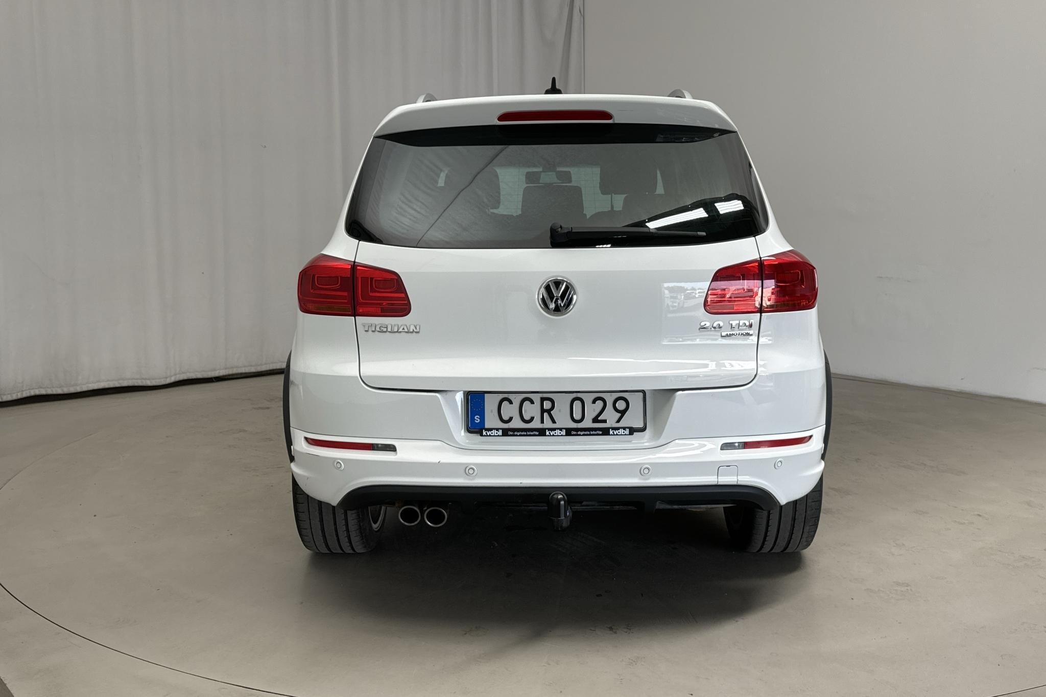 VW Tiguan 2.0 TDI 4MOTION BlueMotion Technology (177hk) - 175 660 km - Automatyczna - biały - 2015