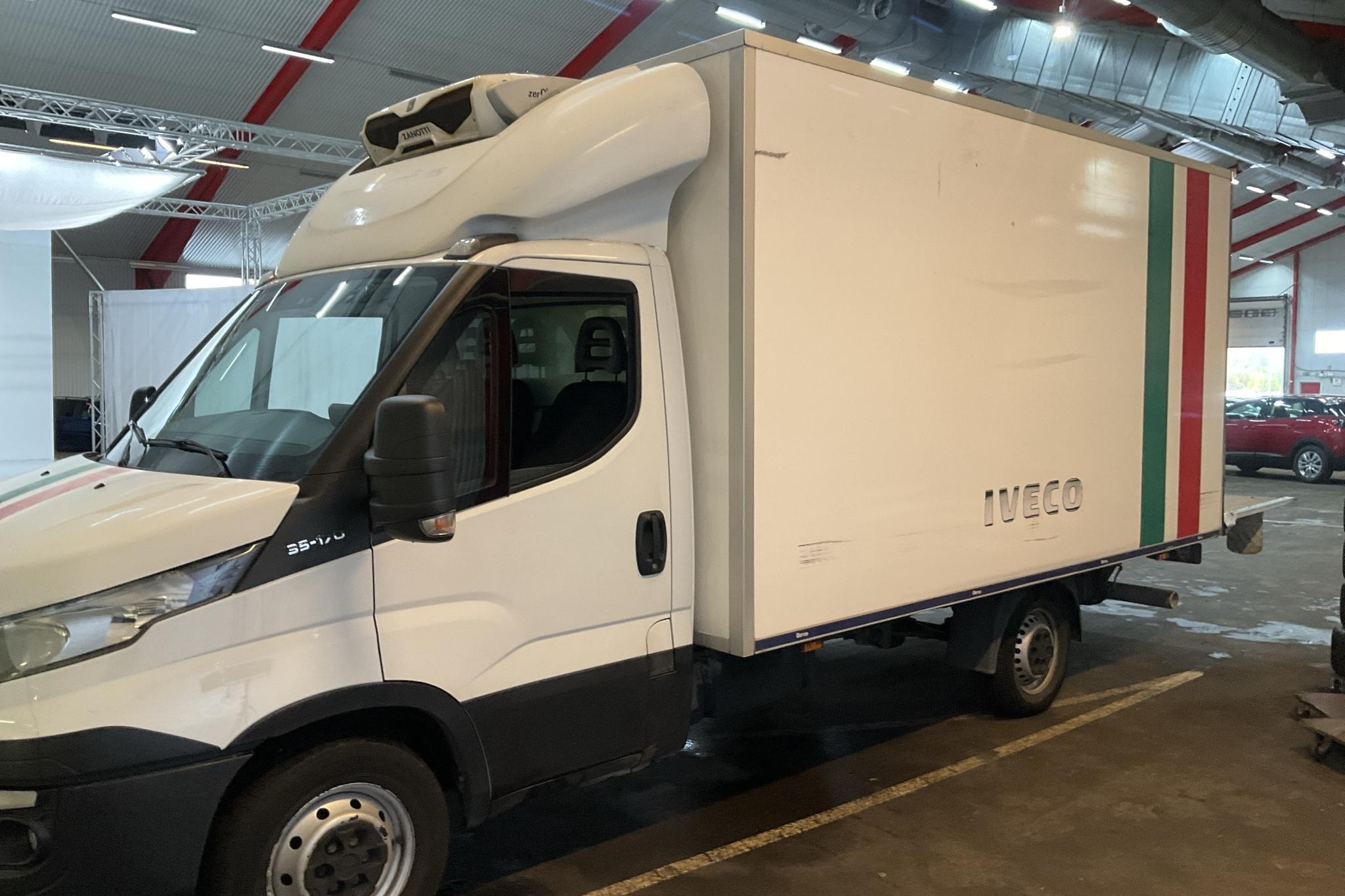 Iveco Daily 35 3.0 (170hk) - 25 616 mil - Automat - vit - 2016