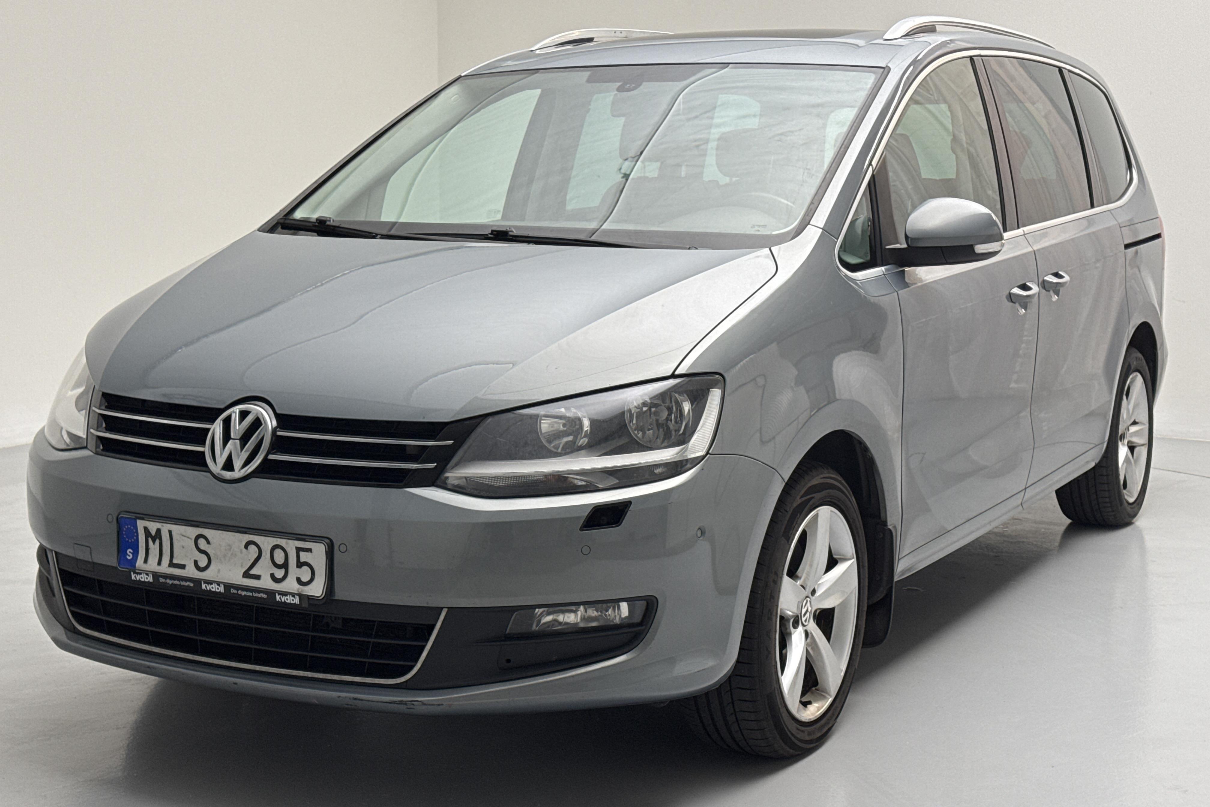 VW Sharan 2.0 TDI BlueMotion Technology (140hk) - 280 310 km - Automaattinen - harmaa - 2011