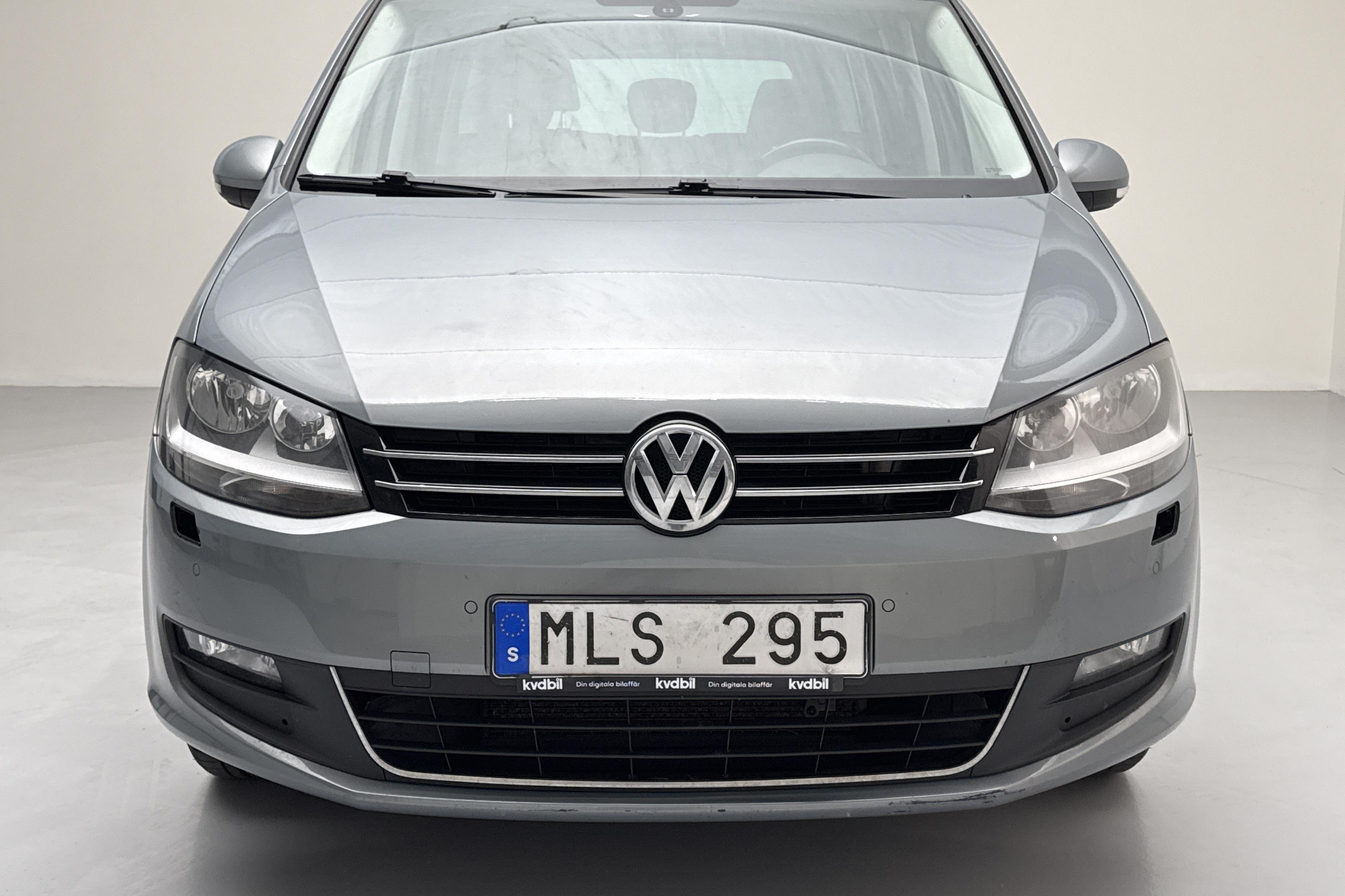 VW Sharan 2.0 TDI BlueMotion Technology (140hk) - 28 031 mil - Automat - grå - 2011