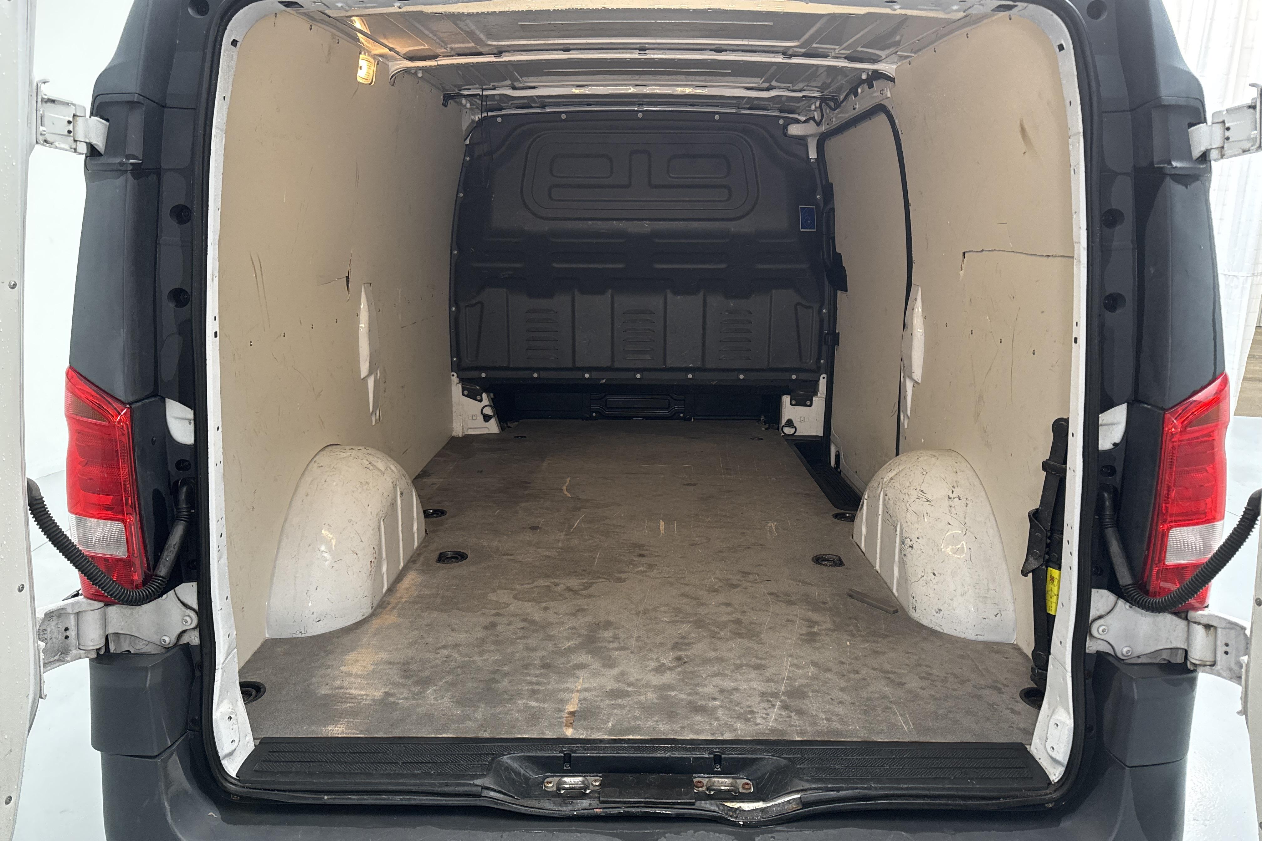 Mercedes Vito 111 CDI W640 (114hk) - 125 790 km - Käsitsi - valge - 2015