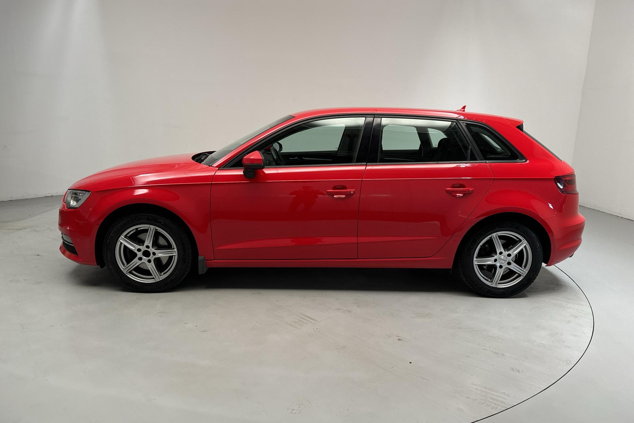 Audi A3 2.0 TDI Sportback (150hk) - 157 660 km - Automatyczna - czerwony - 2013