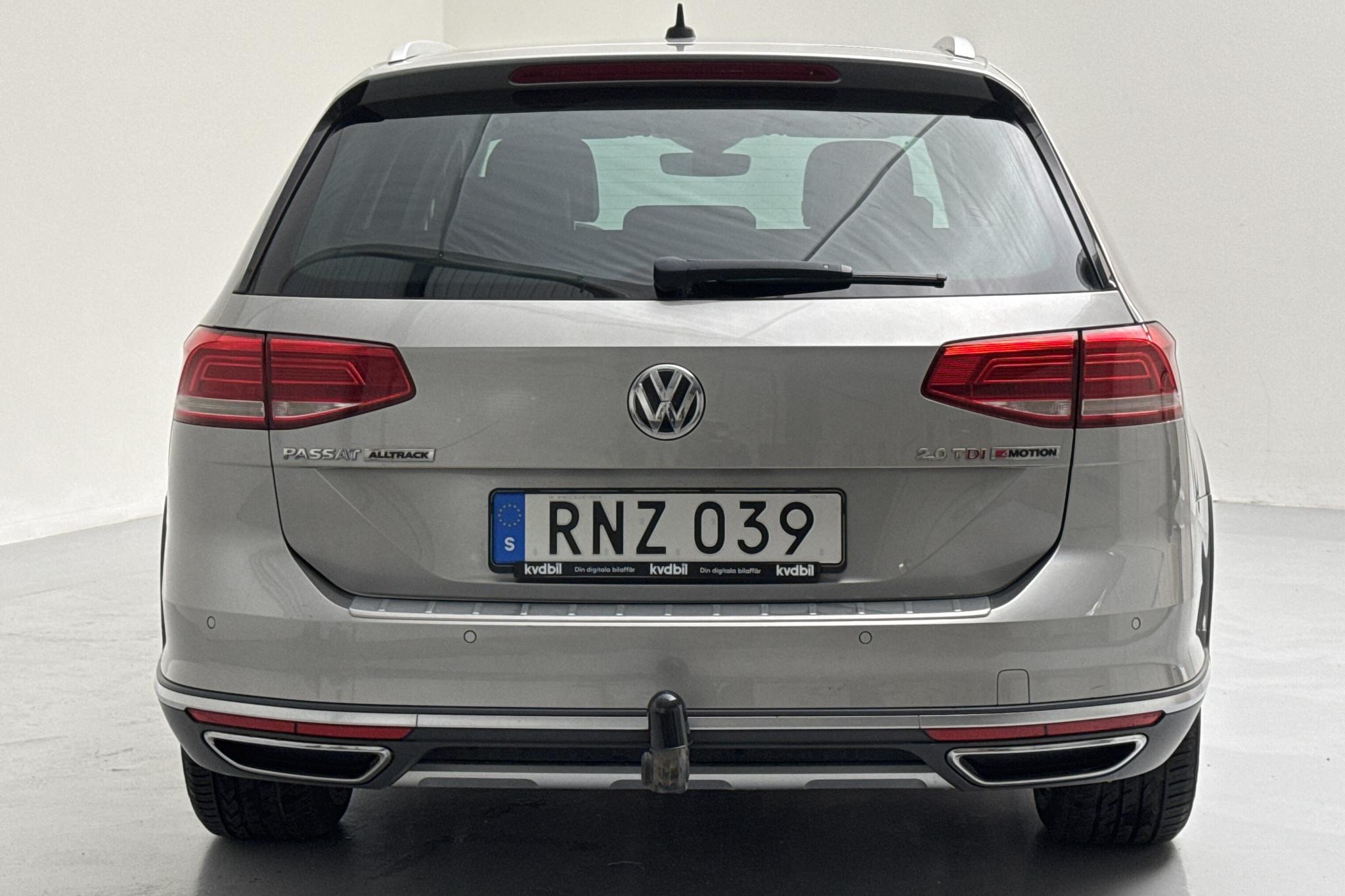 VW Passat Alltrack 2.0 TDI 4MOTION (190hk) - 20 549 mil - Automat - silver - 2017