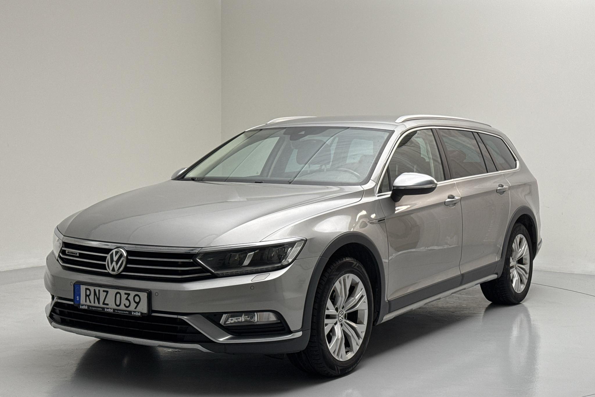 VW Passat Alltrack 2.0 TDI 4MOTION (190hk) - 205 490 km - Automatyczna - srebro - 2017