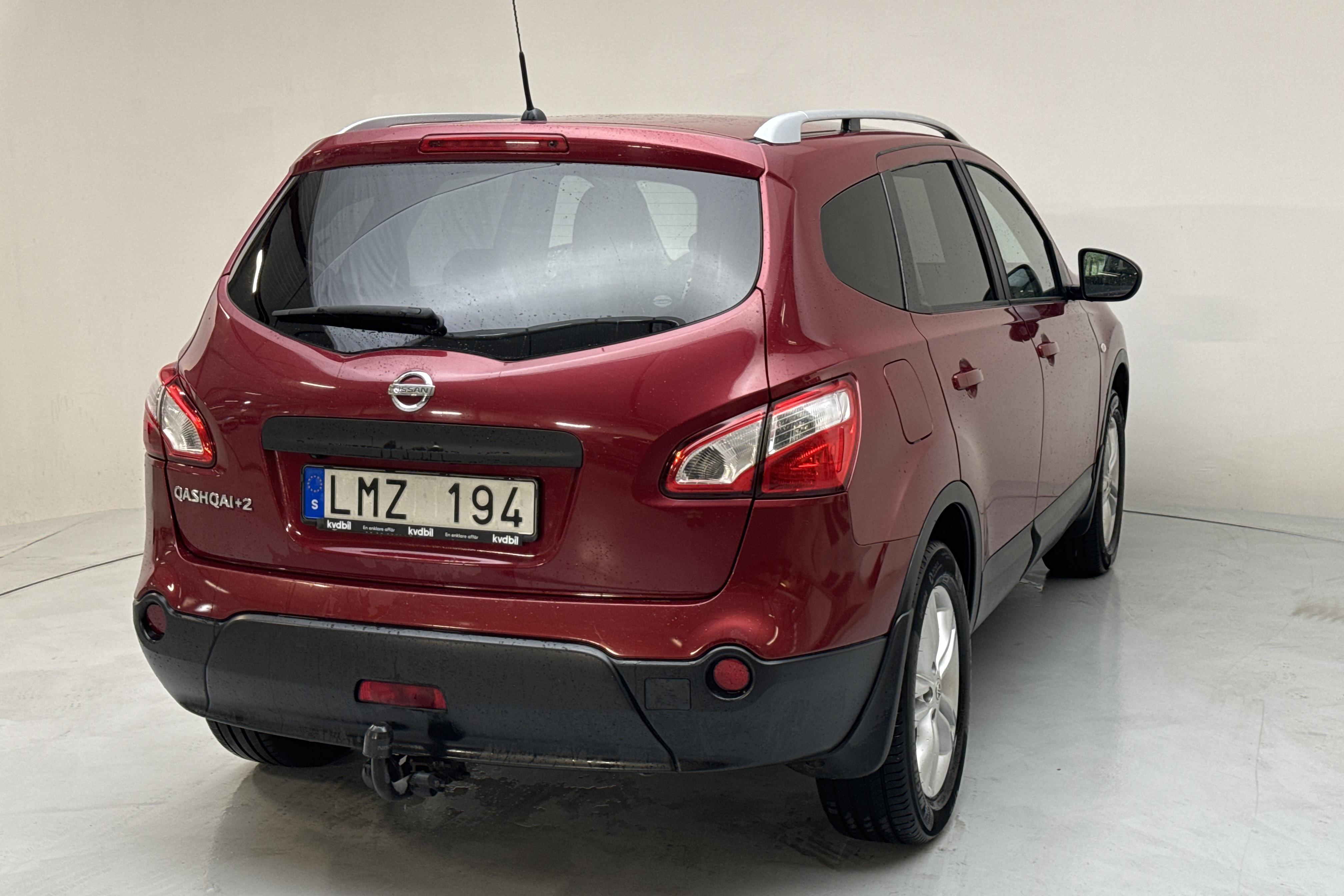 Nissan Qashqai+2 2.0 (140hk) - 193 620 km - Manualna - czerwony - 2010